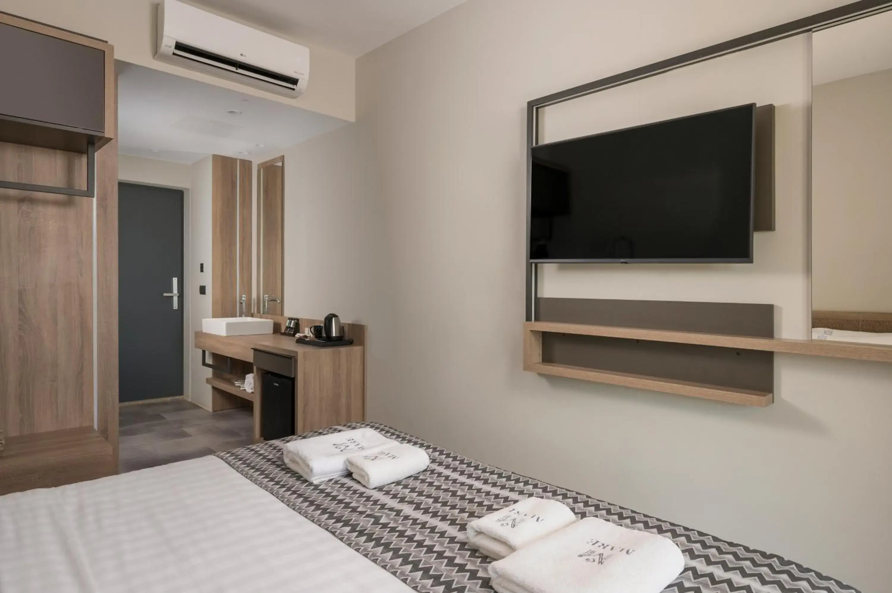 Deluxe Twin Room in Mare Village Hotel Deluxe Twin Room in Mare Village Hotel