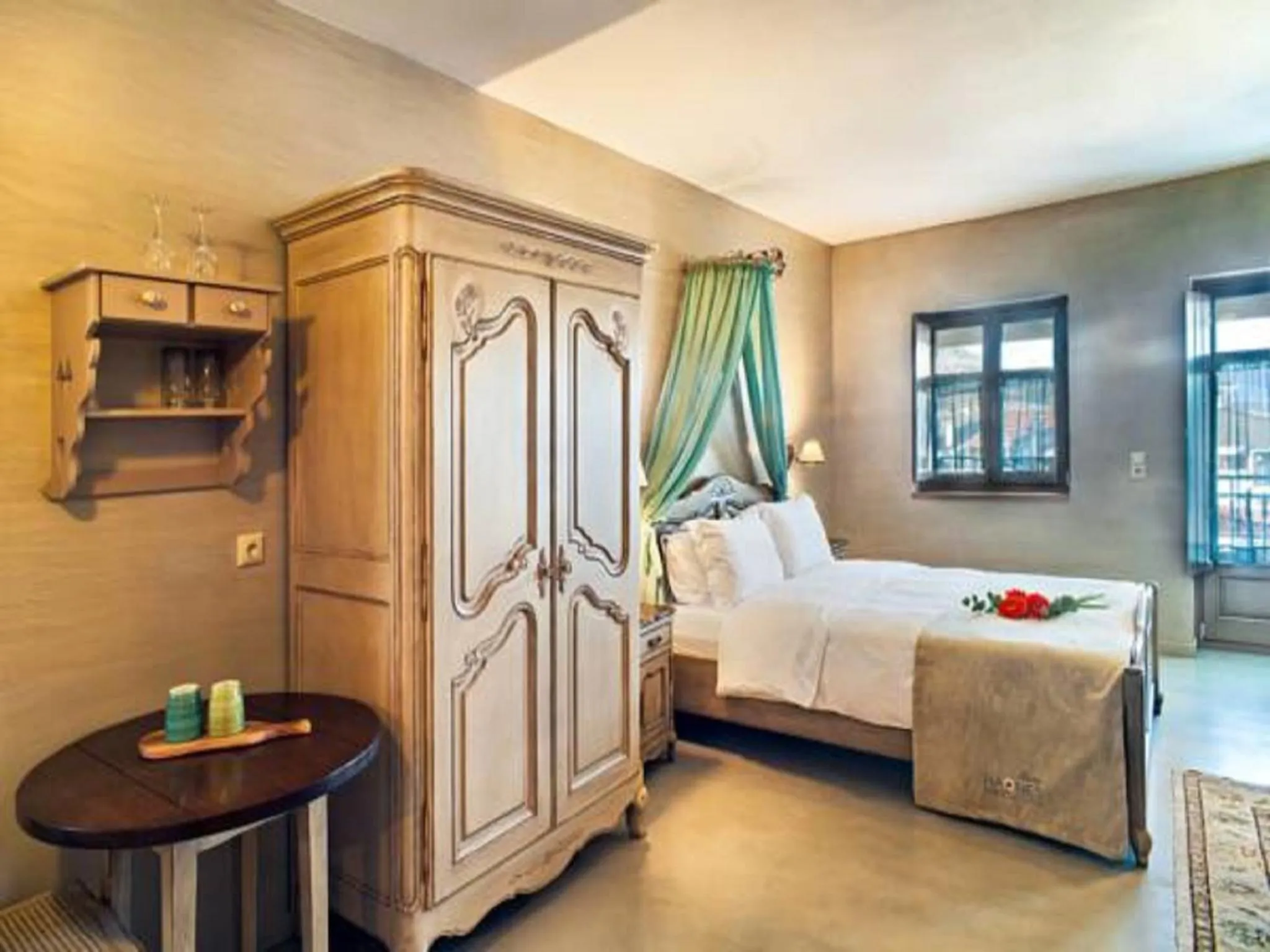 Decorative detail, Bed in Haones Suites