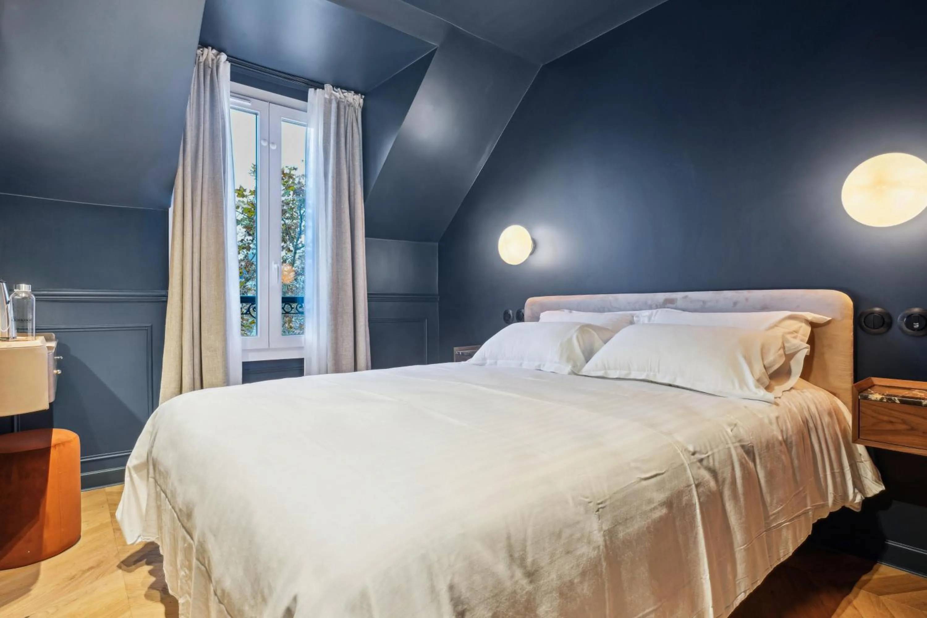 Photo of the whole room, Bed in Hôtel Clémence