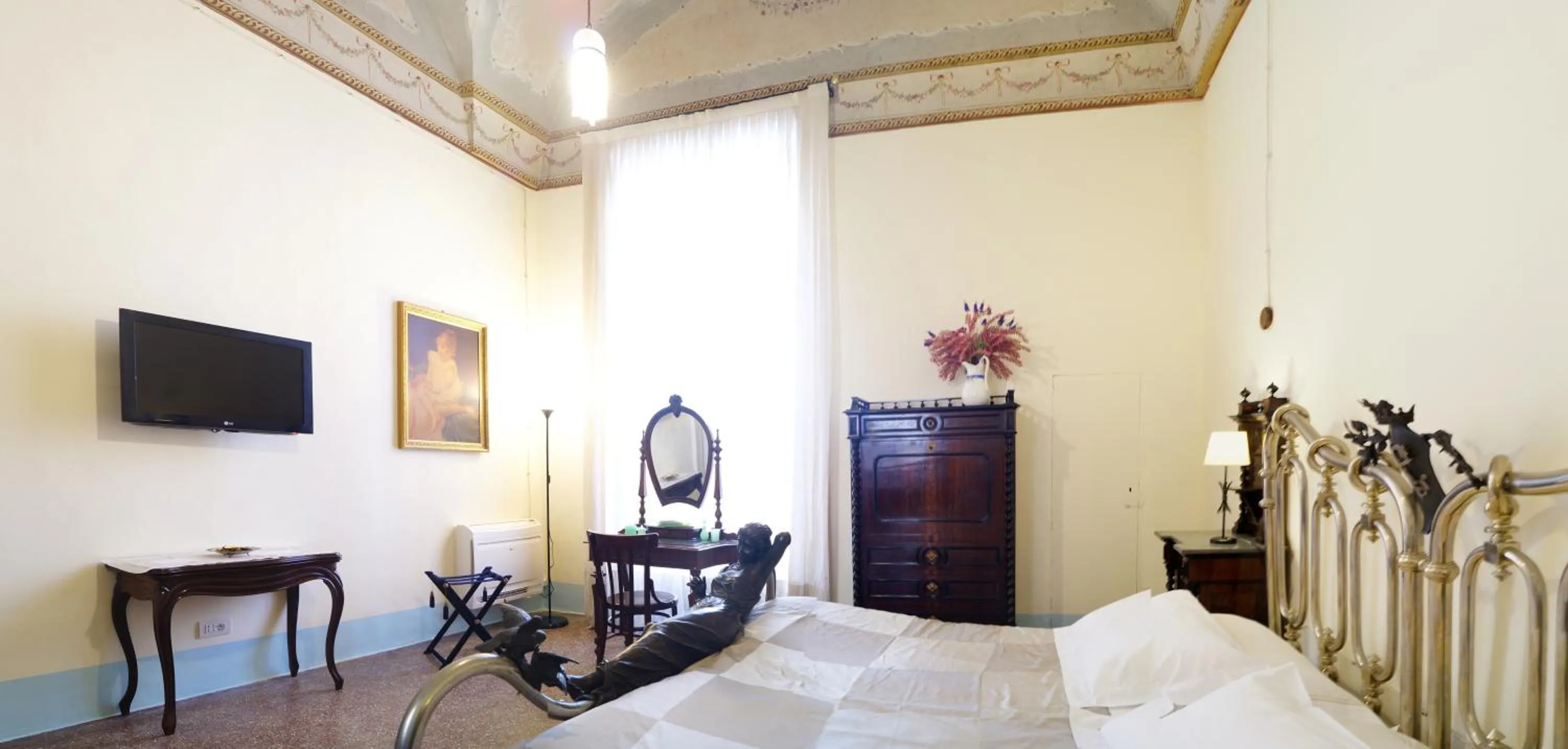 Bedroom, Bed in Historical Suites VVM