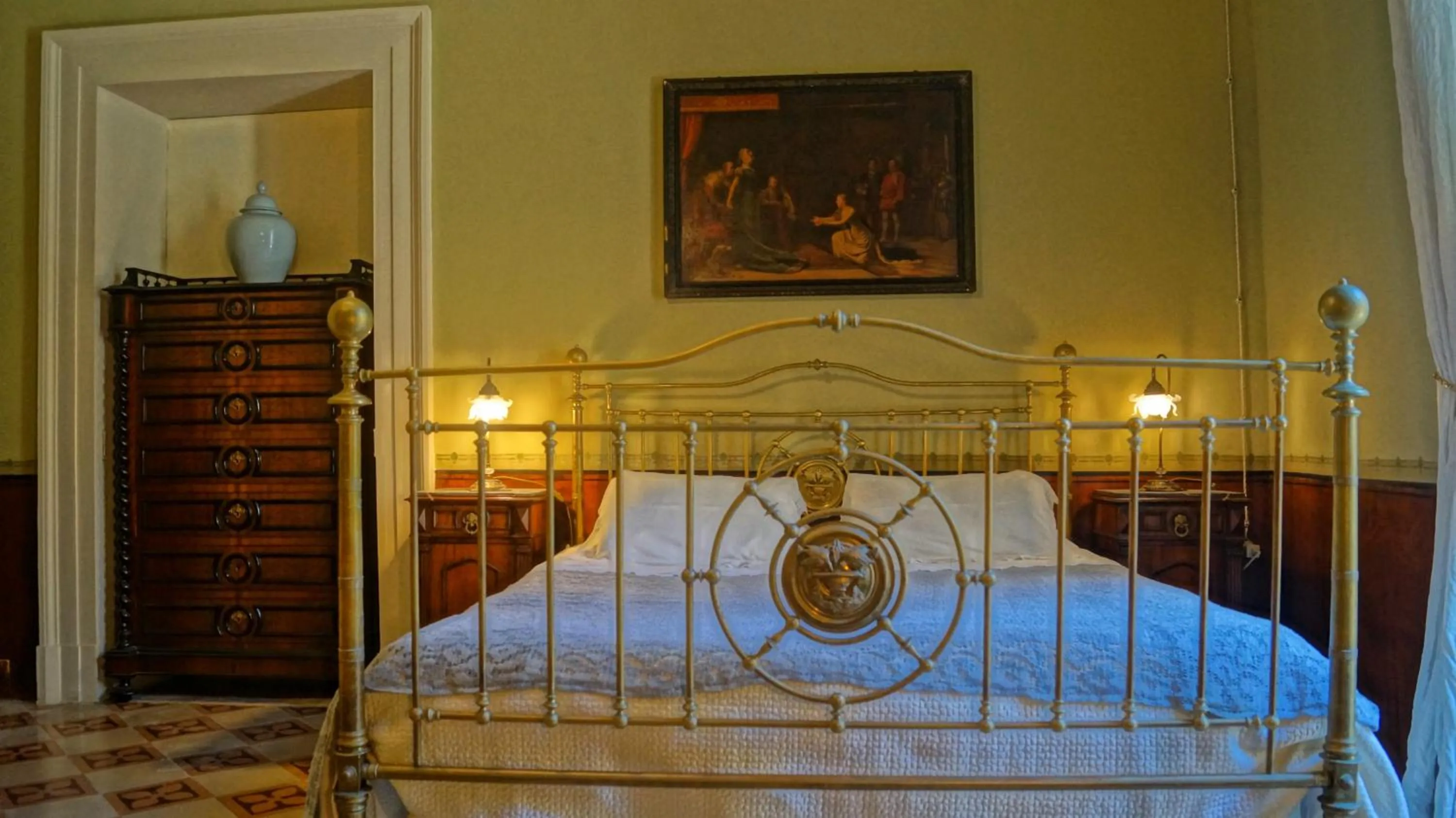 Bed in Historical Suites VVM