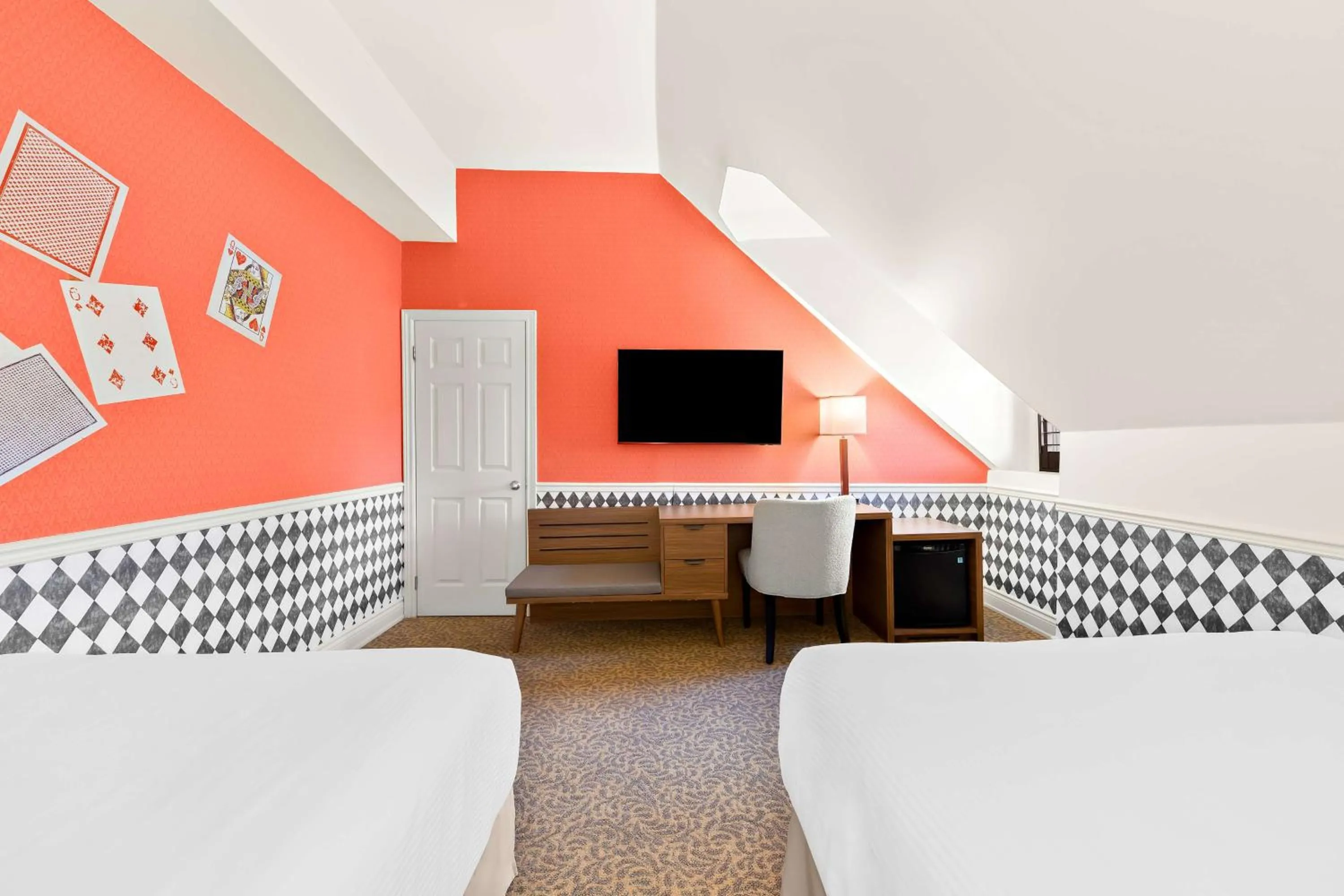 Bedroom, Bed in The Arlington Hotel - BW Signature Collection