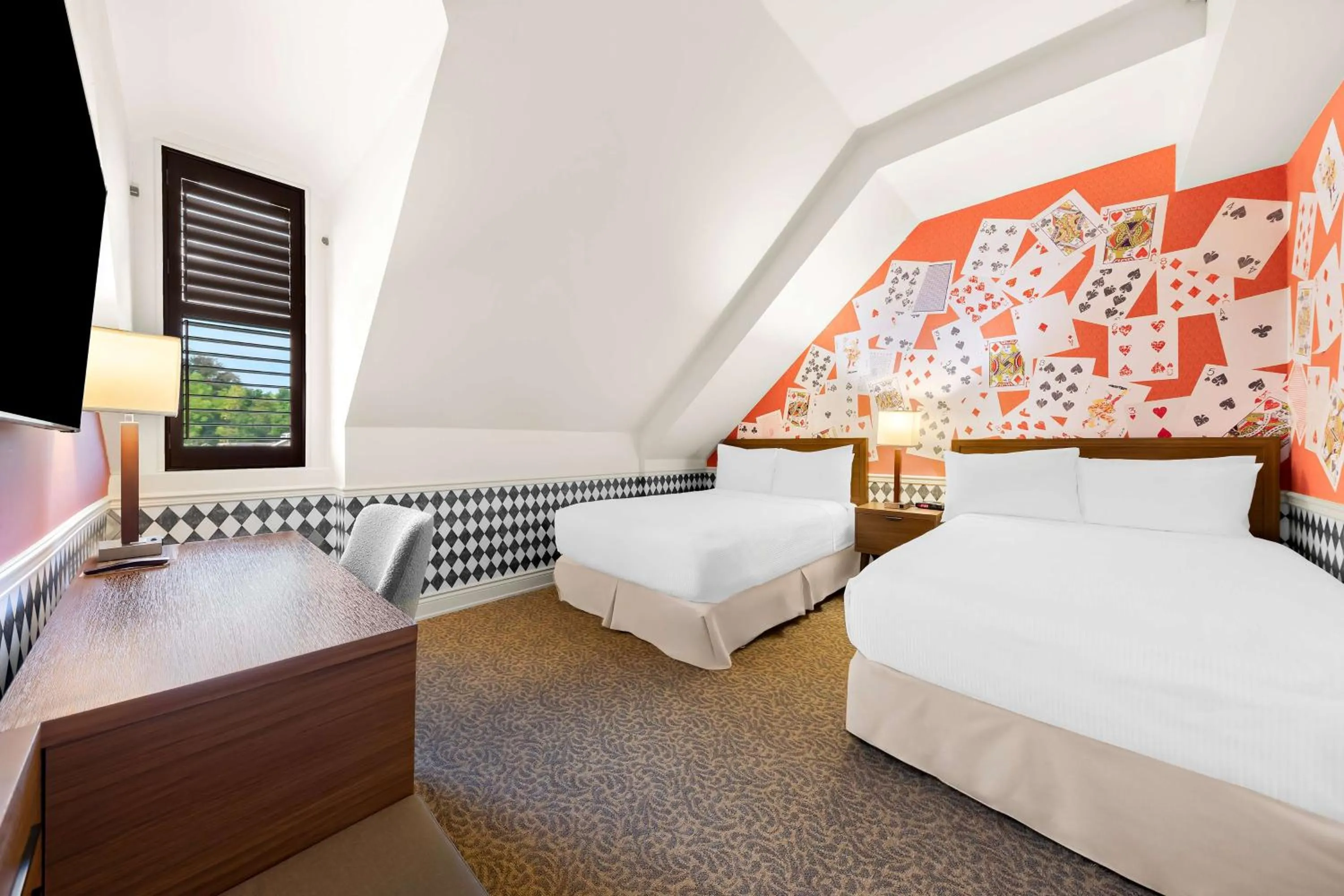 Bedroom, Bed in The Arlington Hotel - BW Signature Collection