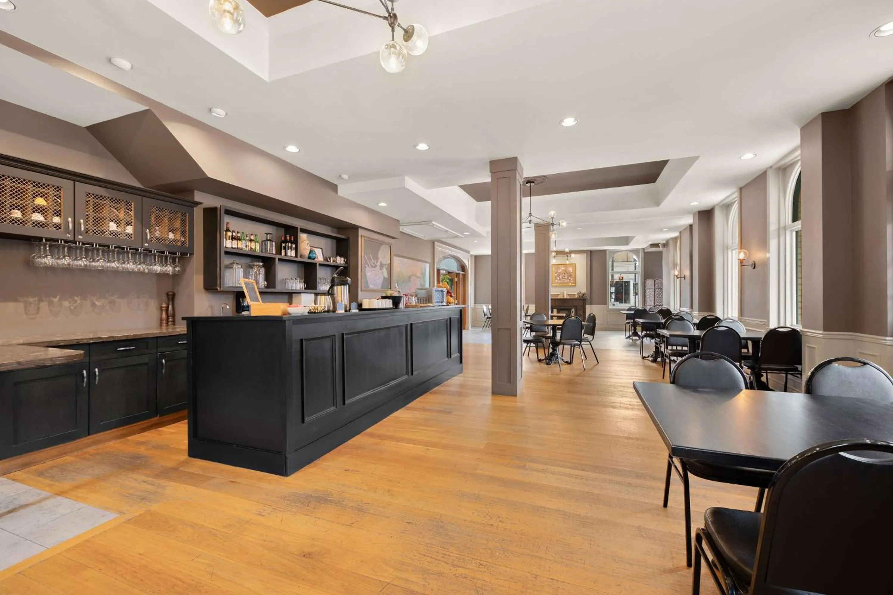 Breakfast in The Arlington Hotel - BW Signature Collection