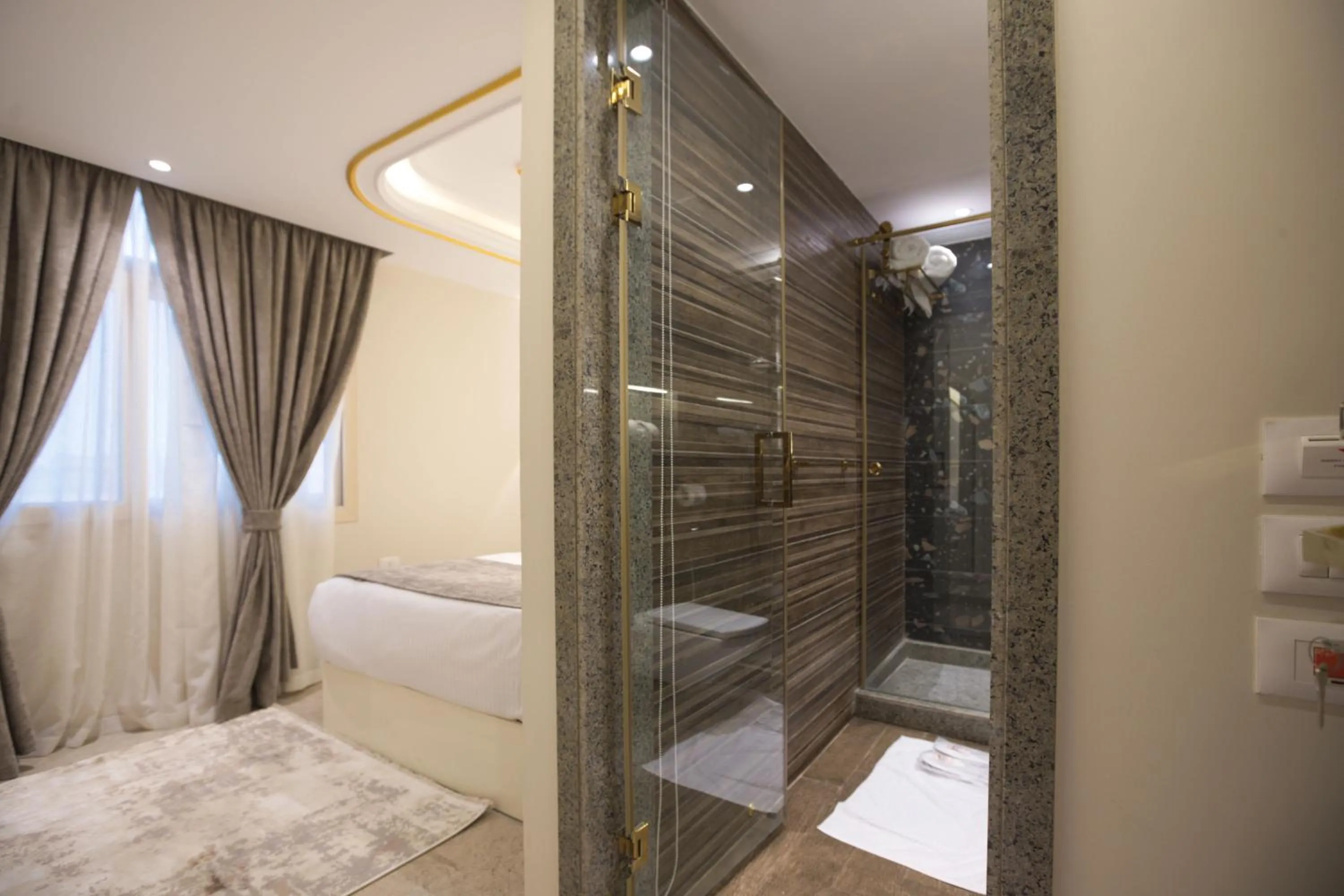 Bed in Pyramids Plateau Hotel