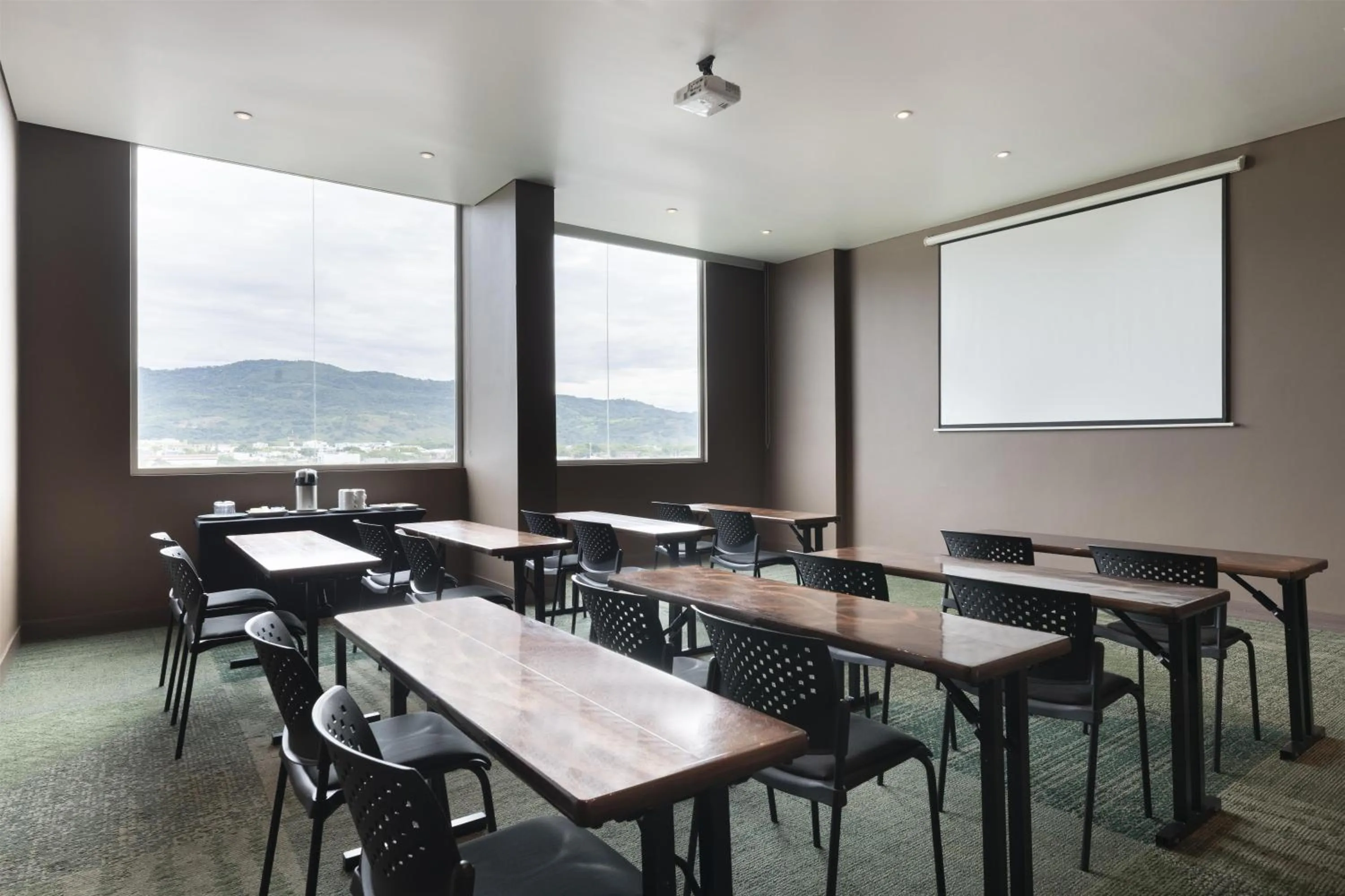 Meeting/conference room in Hampton By Hilton Yopal