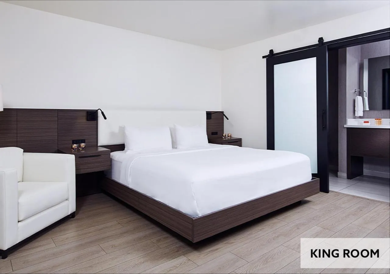 Bed in The Nest Hotel Palo Alto