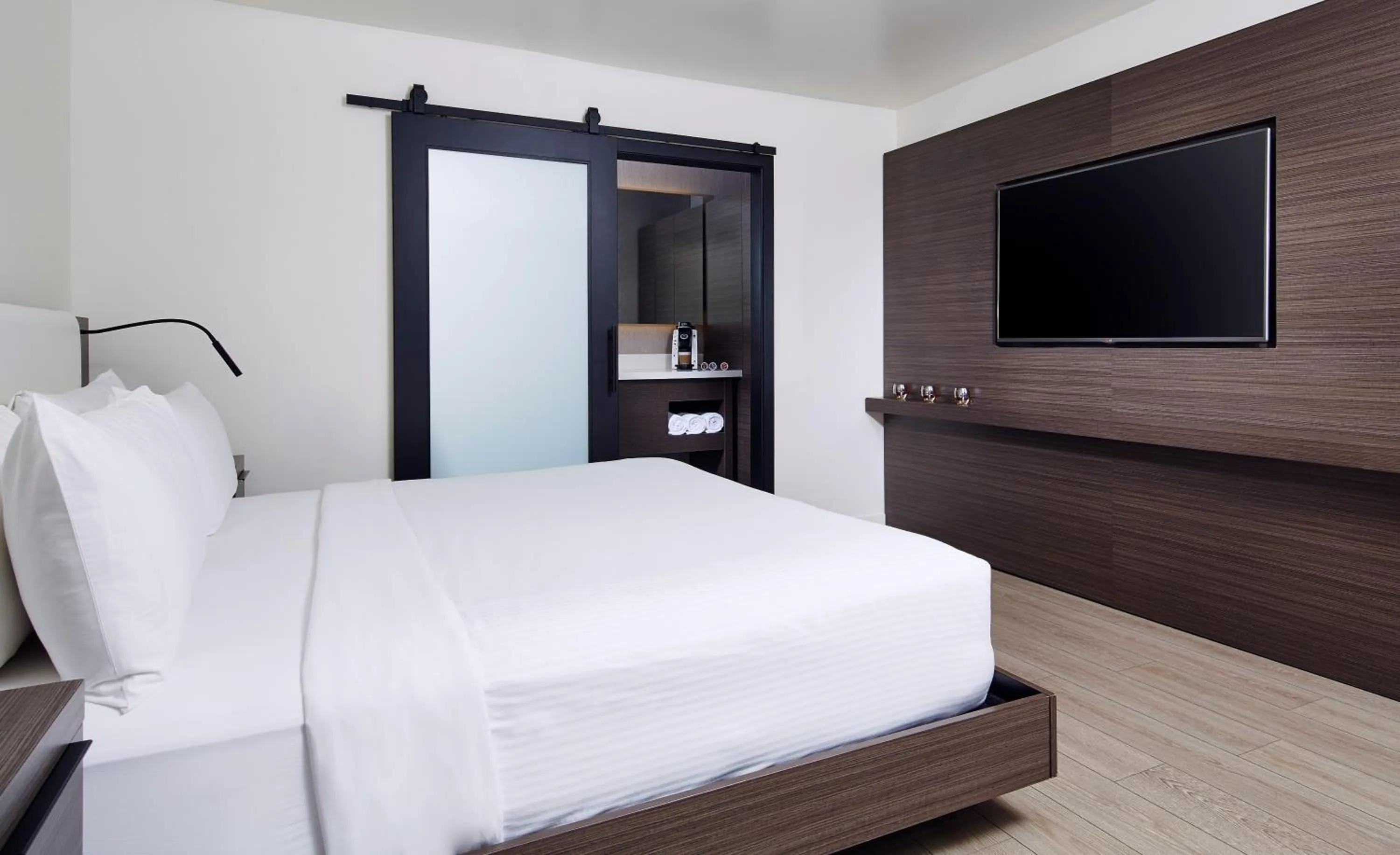 Bed in The Nest Hotel Palo Alto