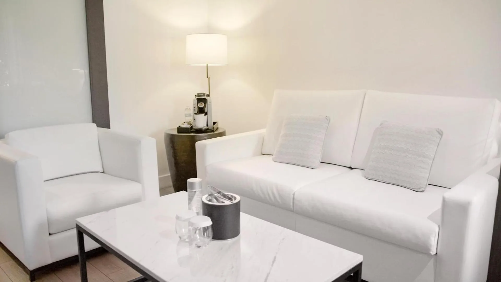 Seating area in The Nest Hotel Palo Alto