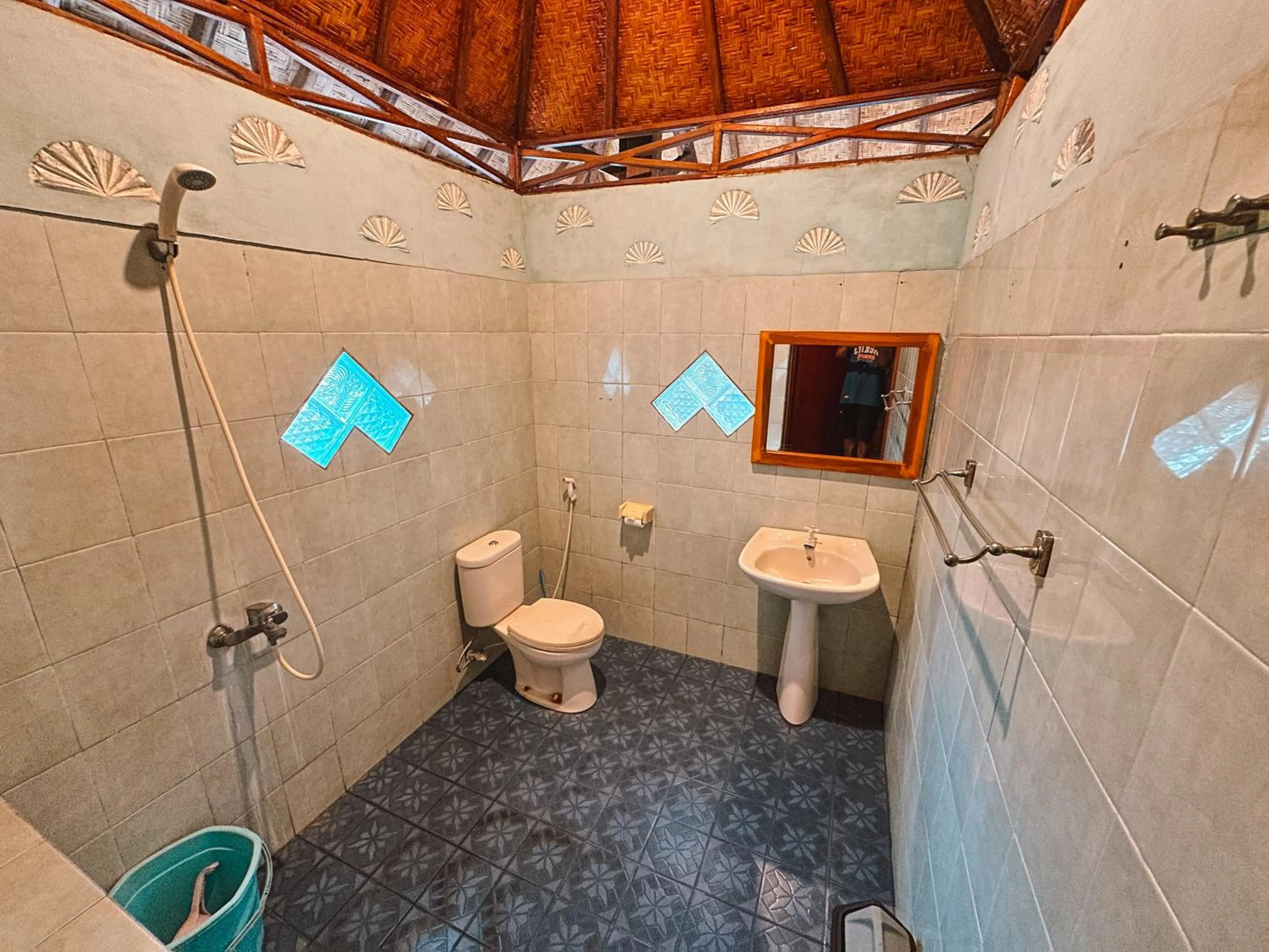 Shower in Sejuk Cottages