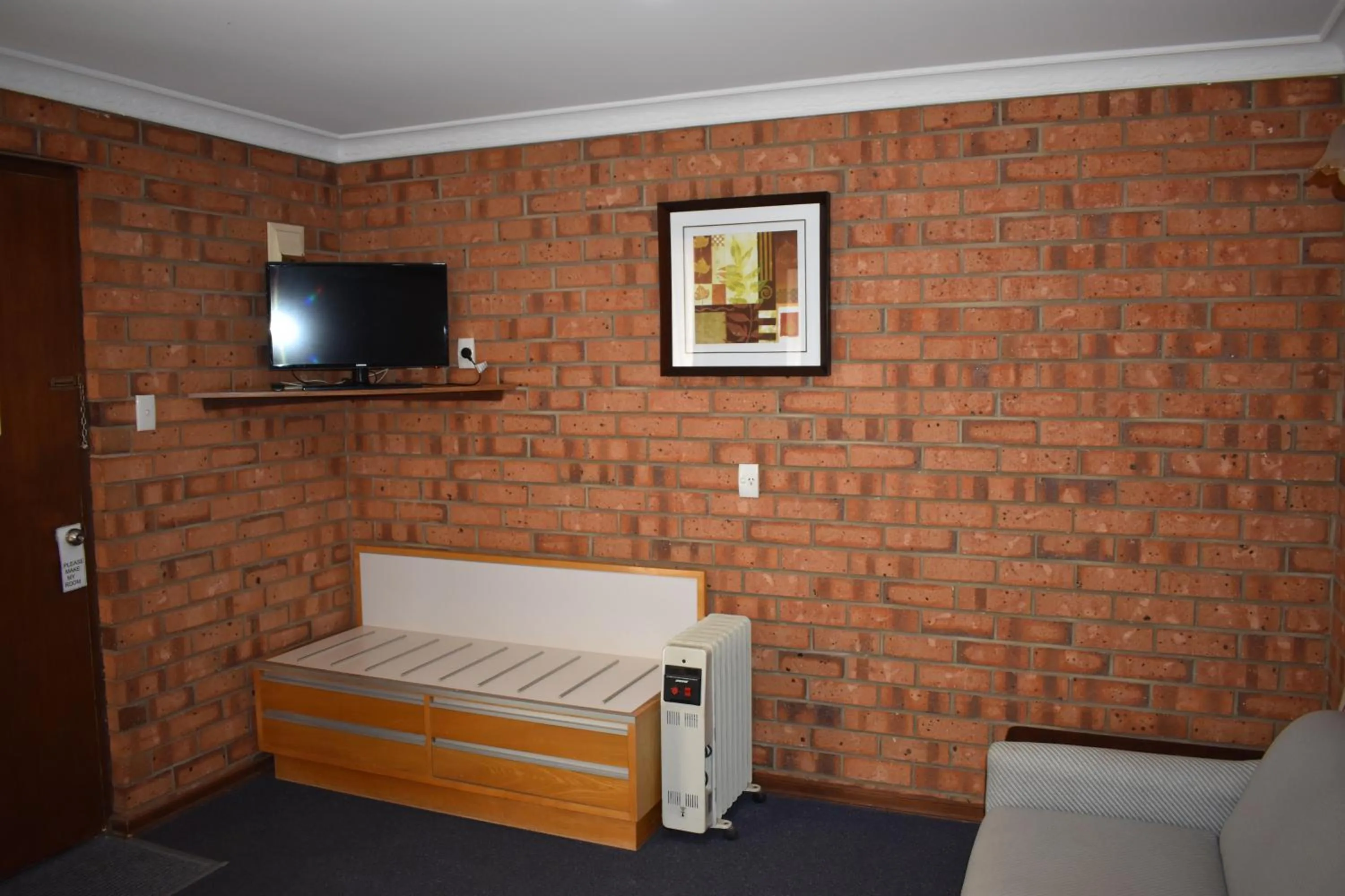 Bed in Roundhouse Motel