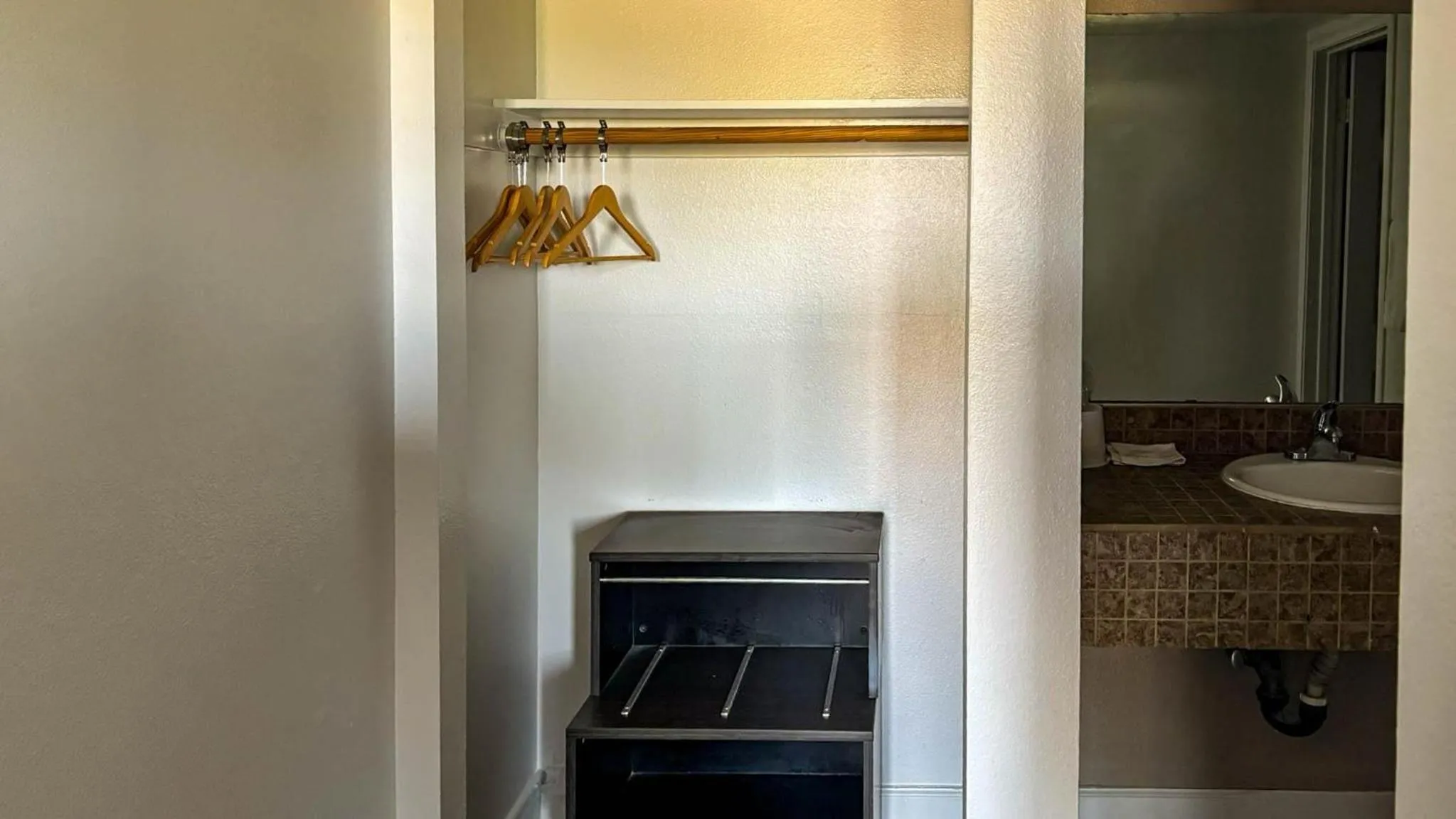 Bedroom in Motel 6 Selma, CA