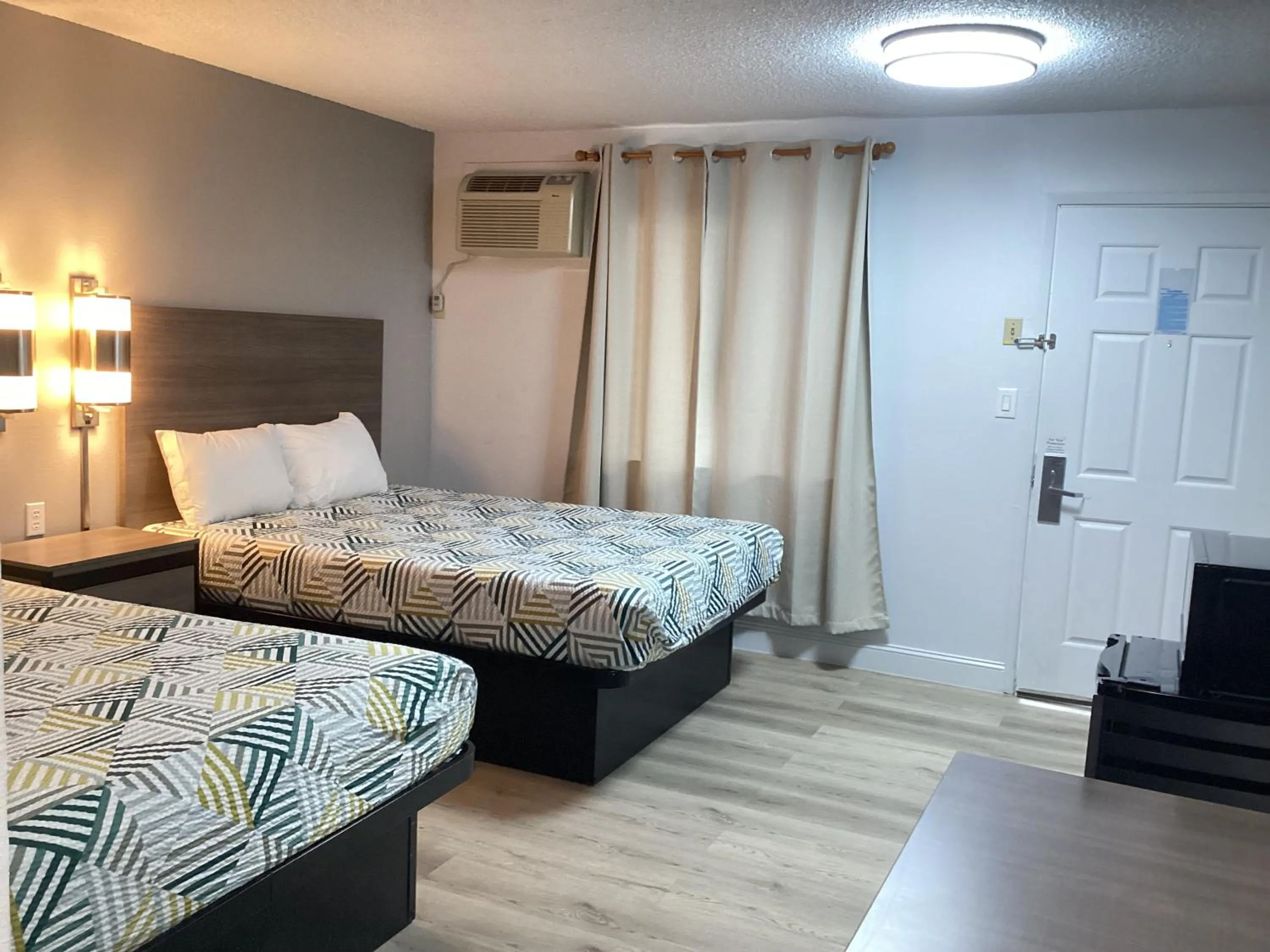 Bed in Motel 6 Selma, CA