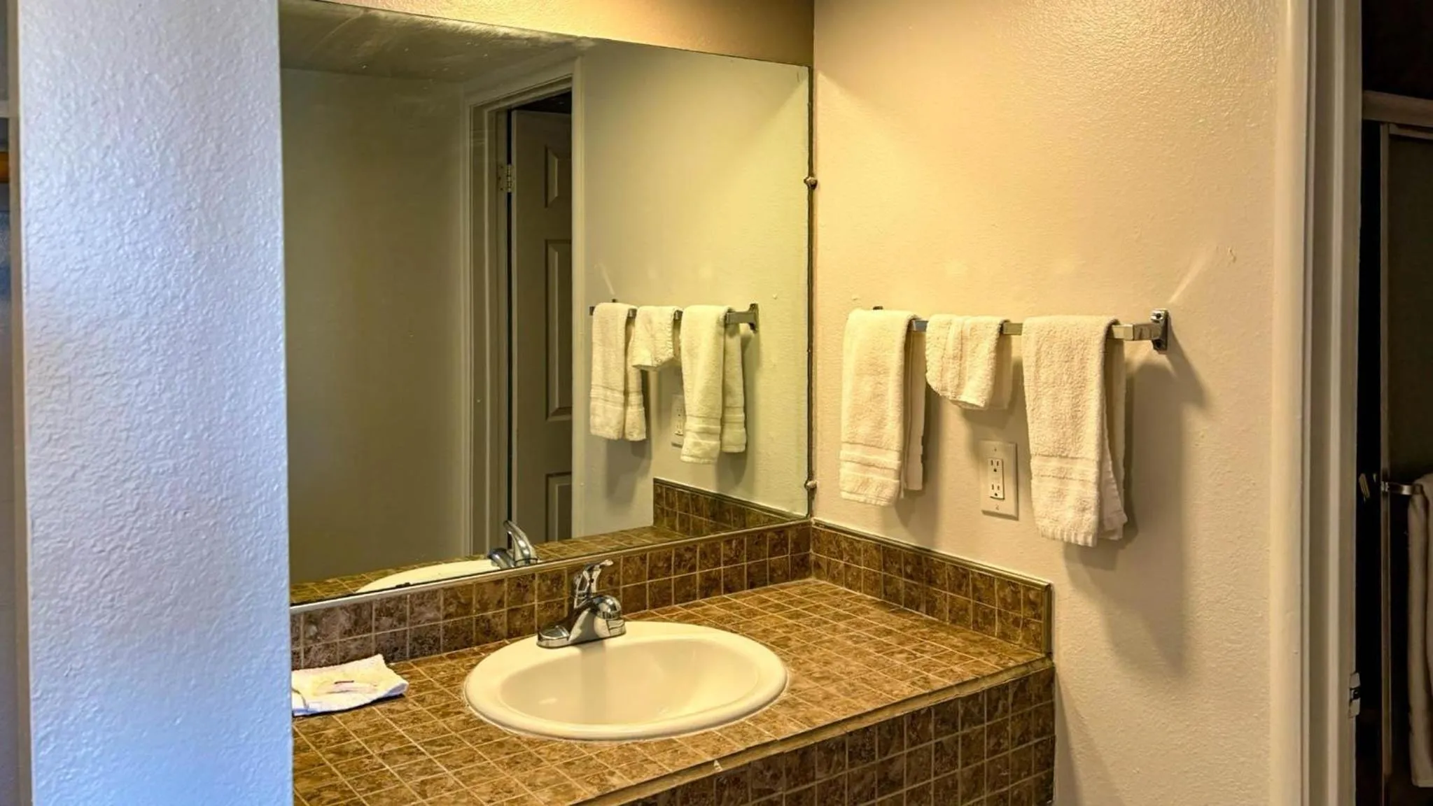 Bathroom in Motel 6 Selma, CA