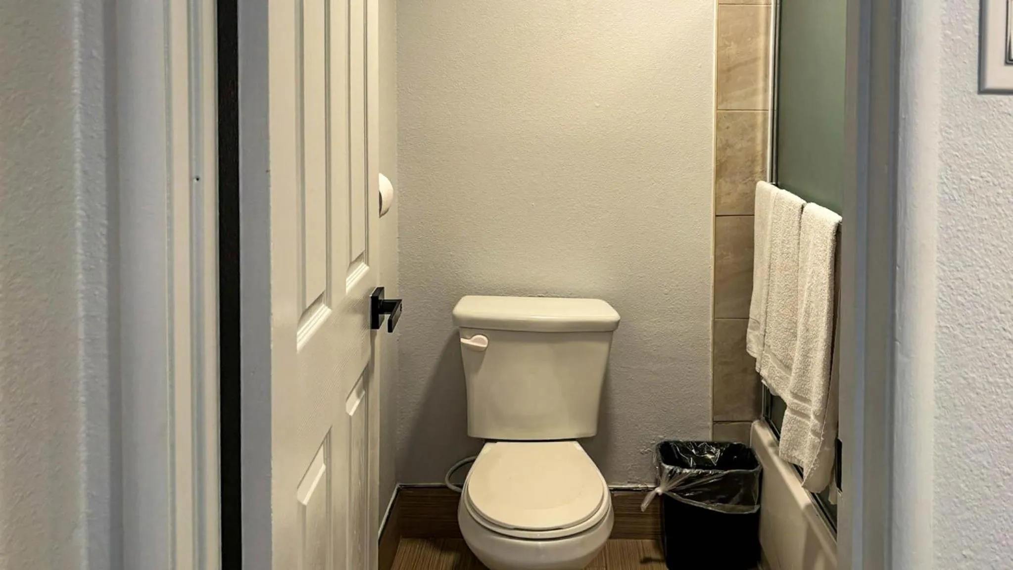 Bathroom in Motel 6 Selma, CA