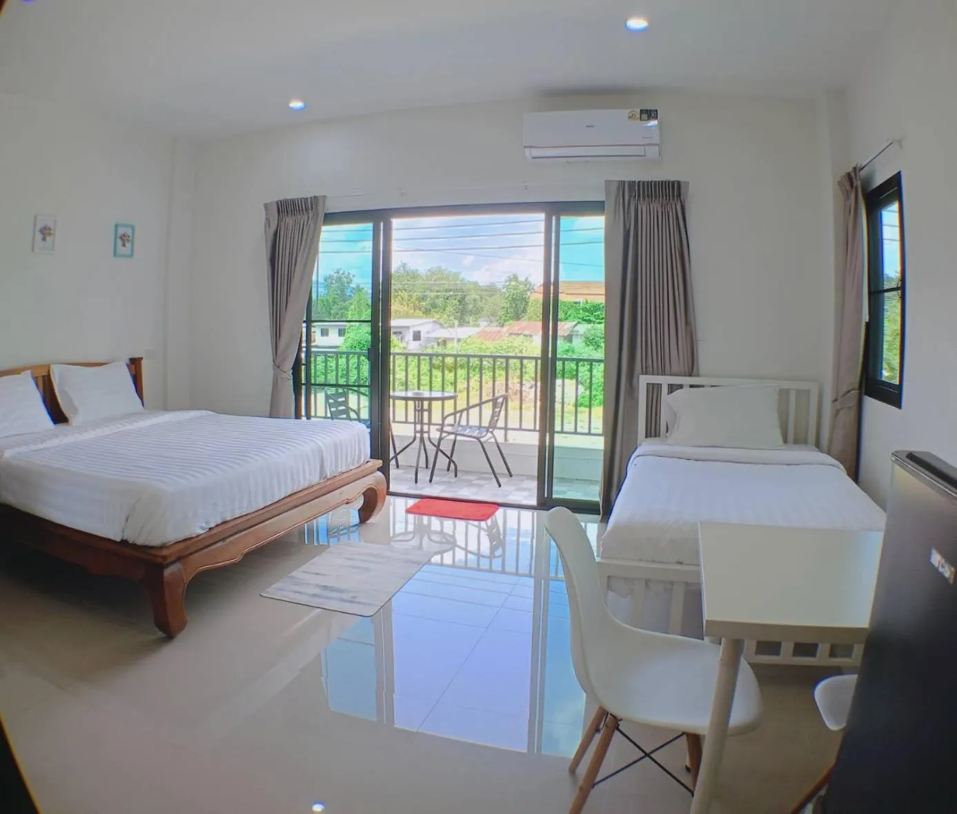 Bed in Modern House CNX