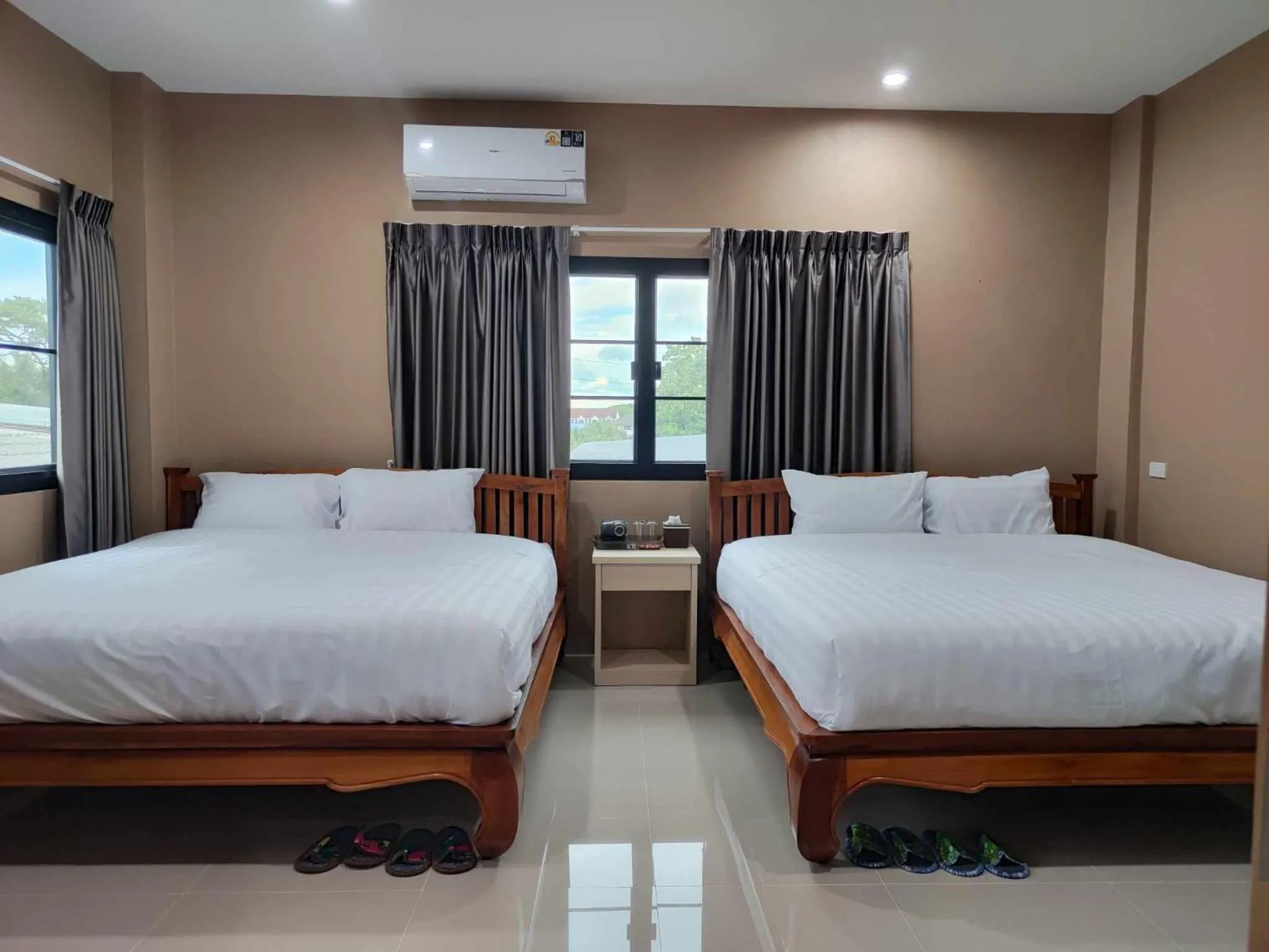 Bed in Modern House CNX