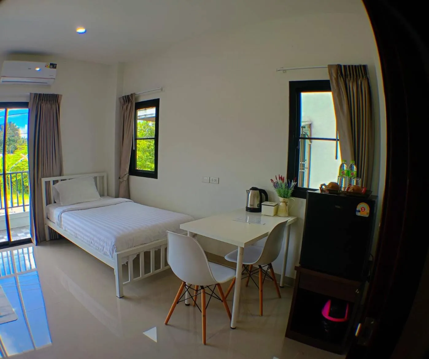 Bed in Modern House CNX