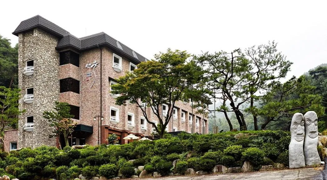 Facade/entrance, Property Building in Cheongju Namoo Hotel
