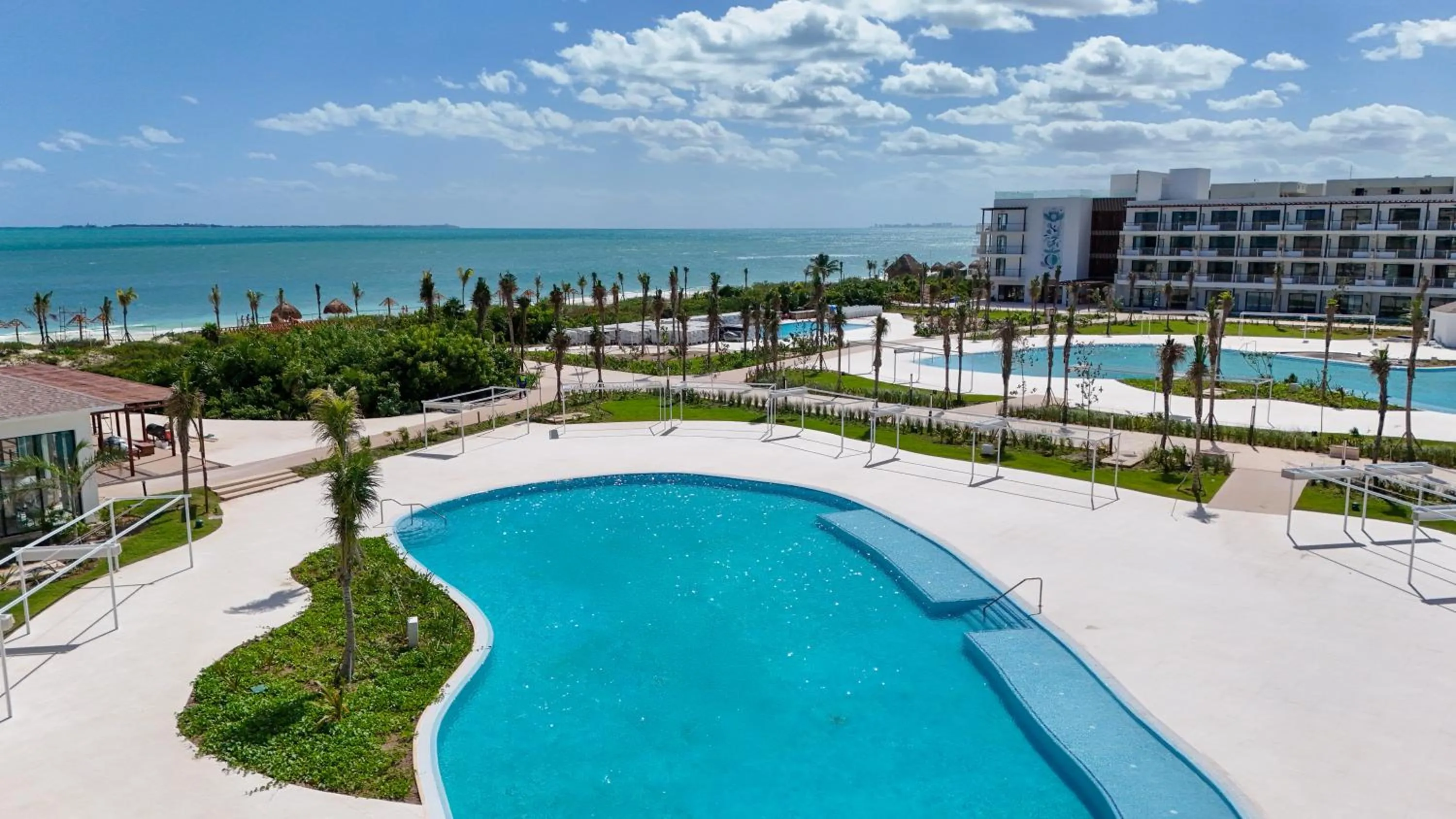 Swimming pool in Ocean Allure Costa Mujeres - Adults Only - All Inclusive