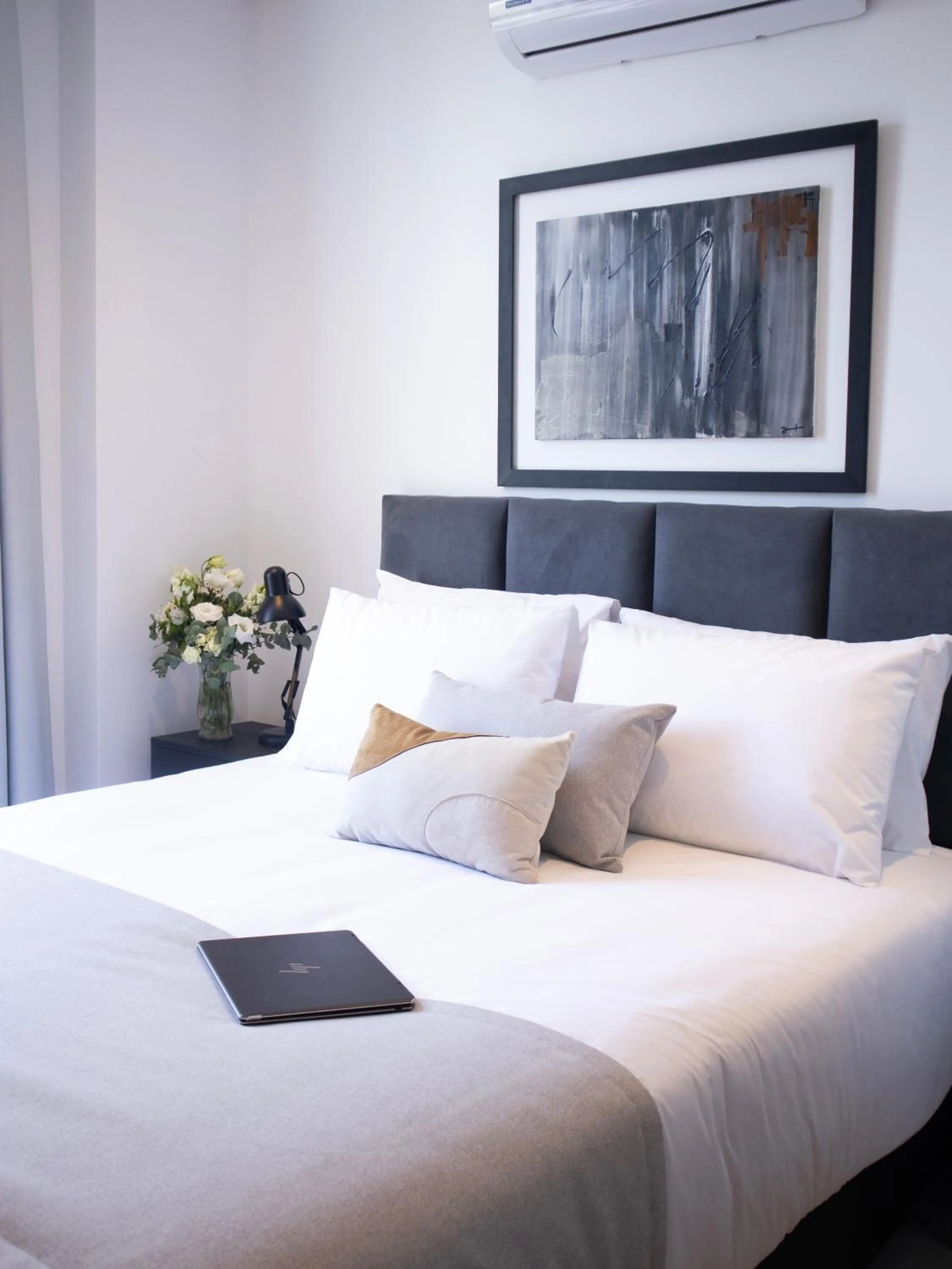 Bed in Divina Tower Apart Hotel