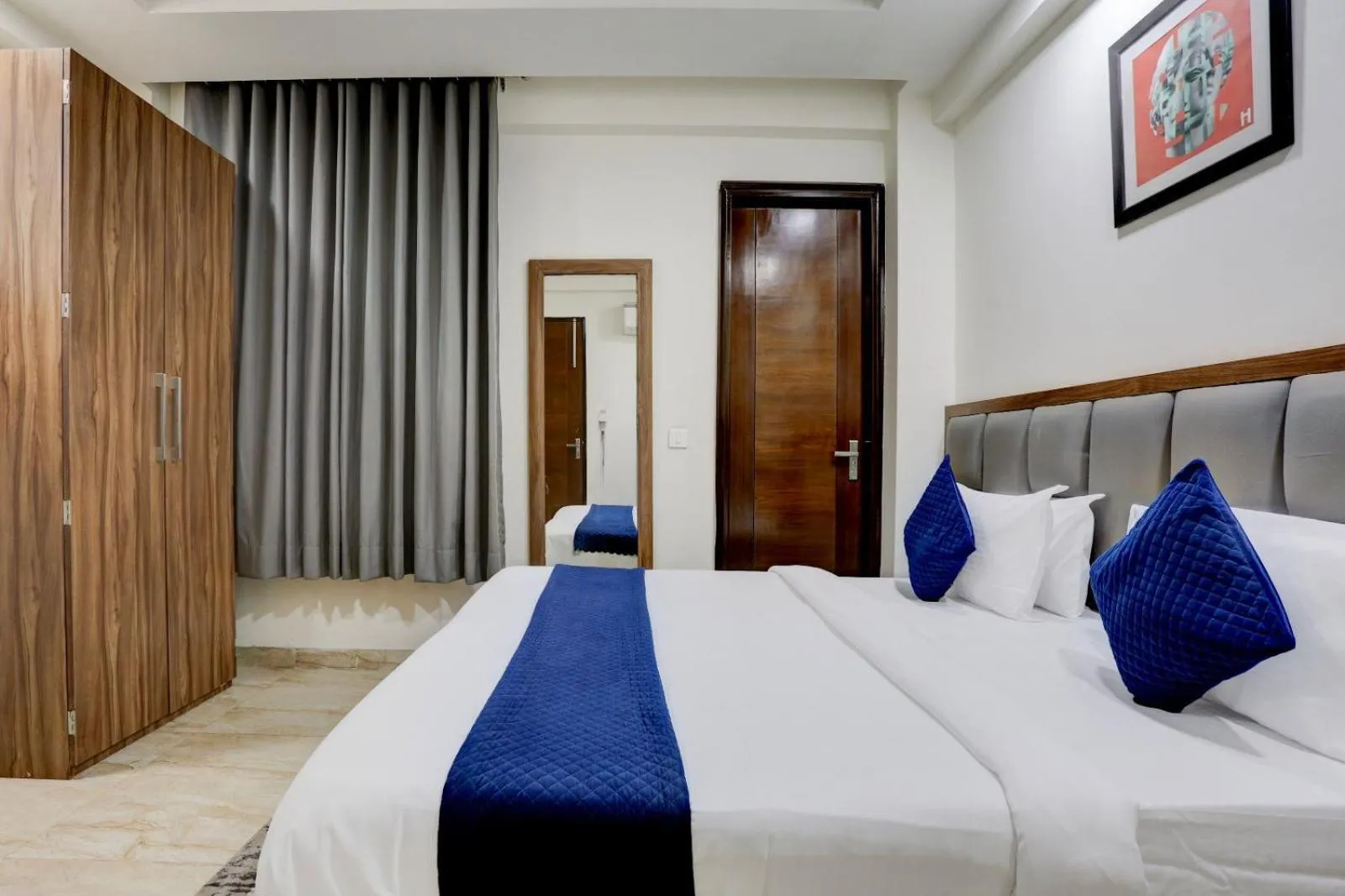 Bed in Hotel Grey Medicity Modern Rooms, Prime Location, Affordable Rates I Near Medanta