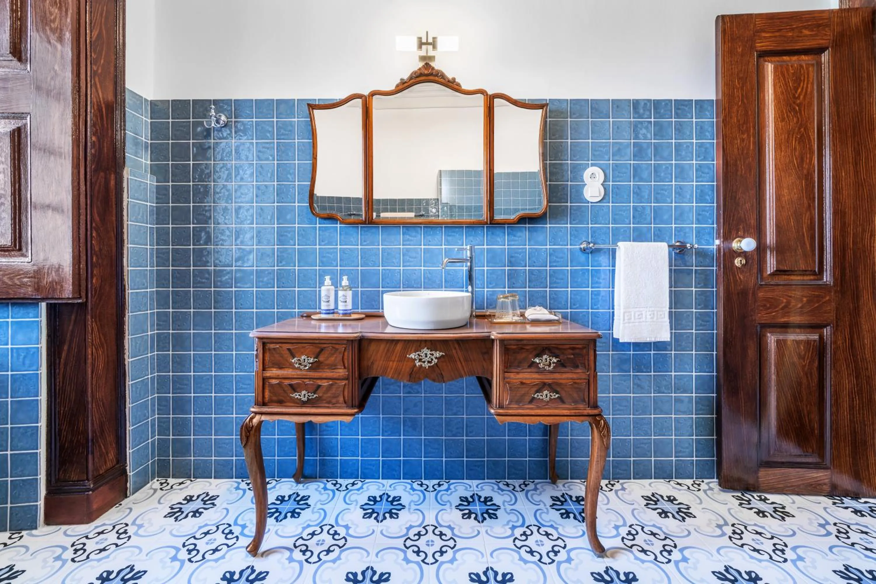 Toilet in Solar das Tilias - Historic House