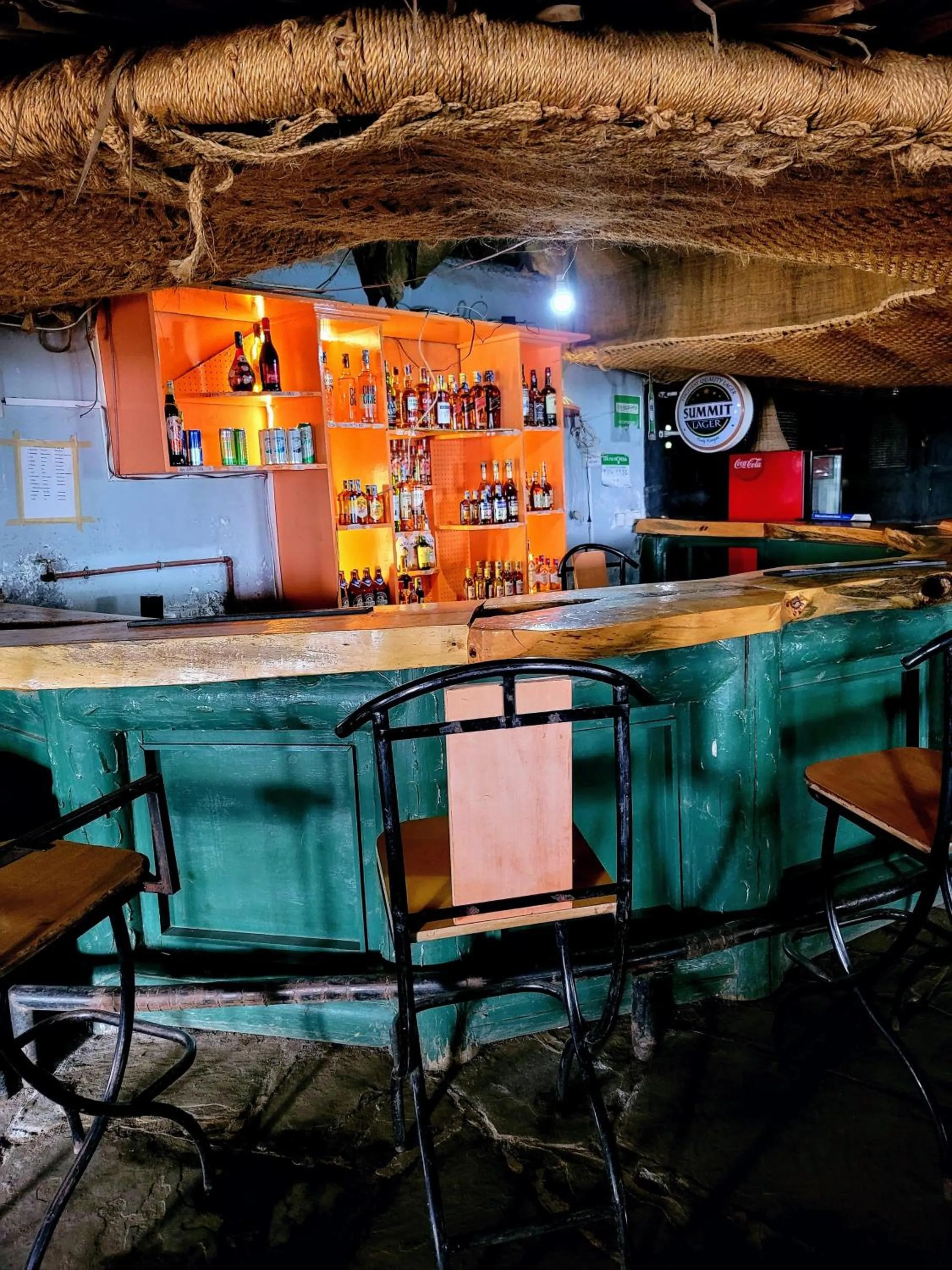 Restaurant/places to eat in Apex Resort