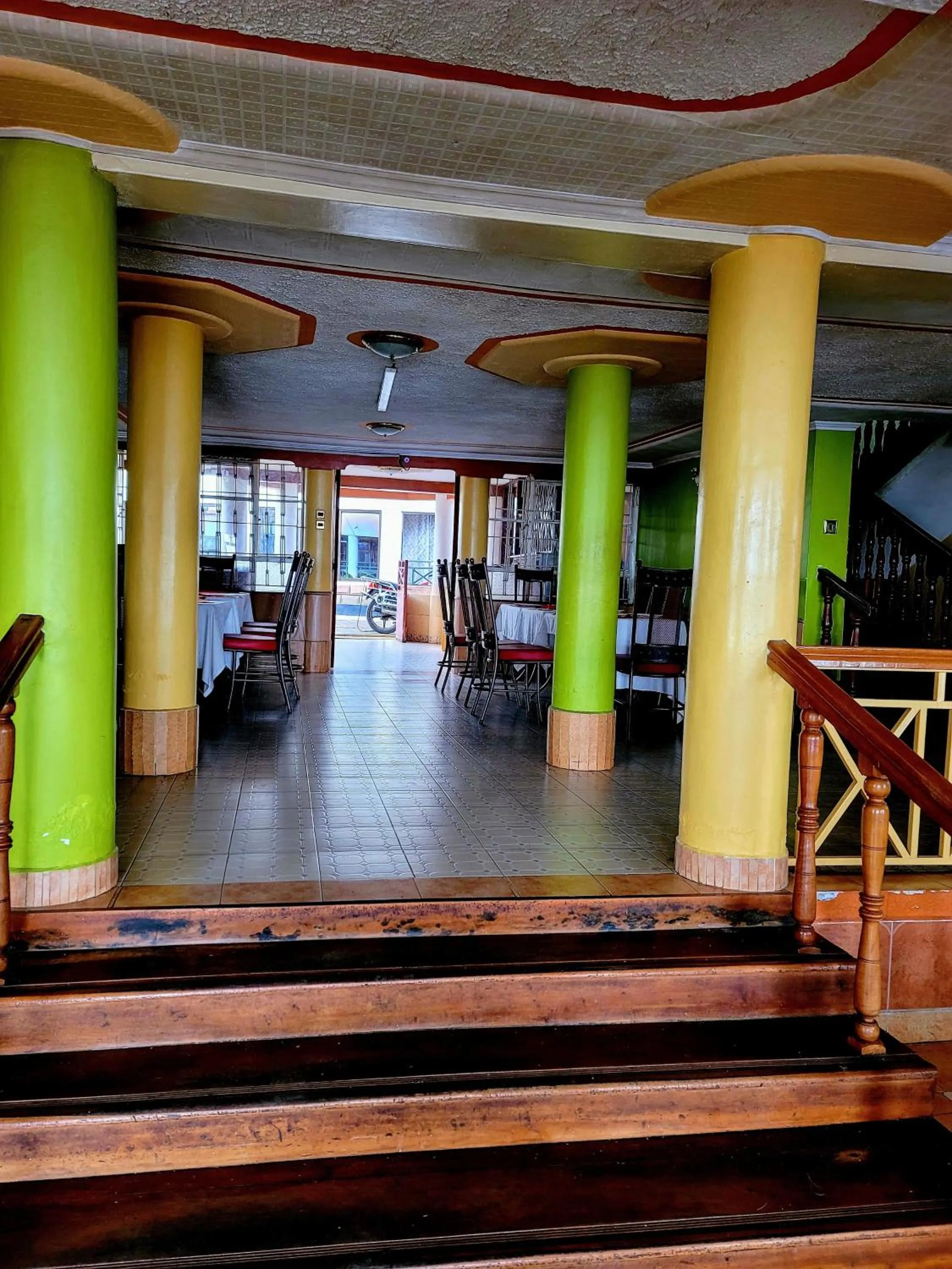 Restaurant/places to eat in Apex Resort