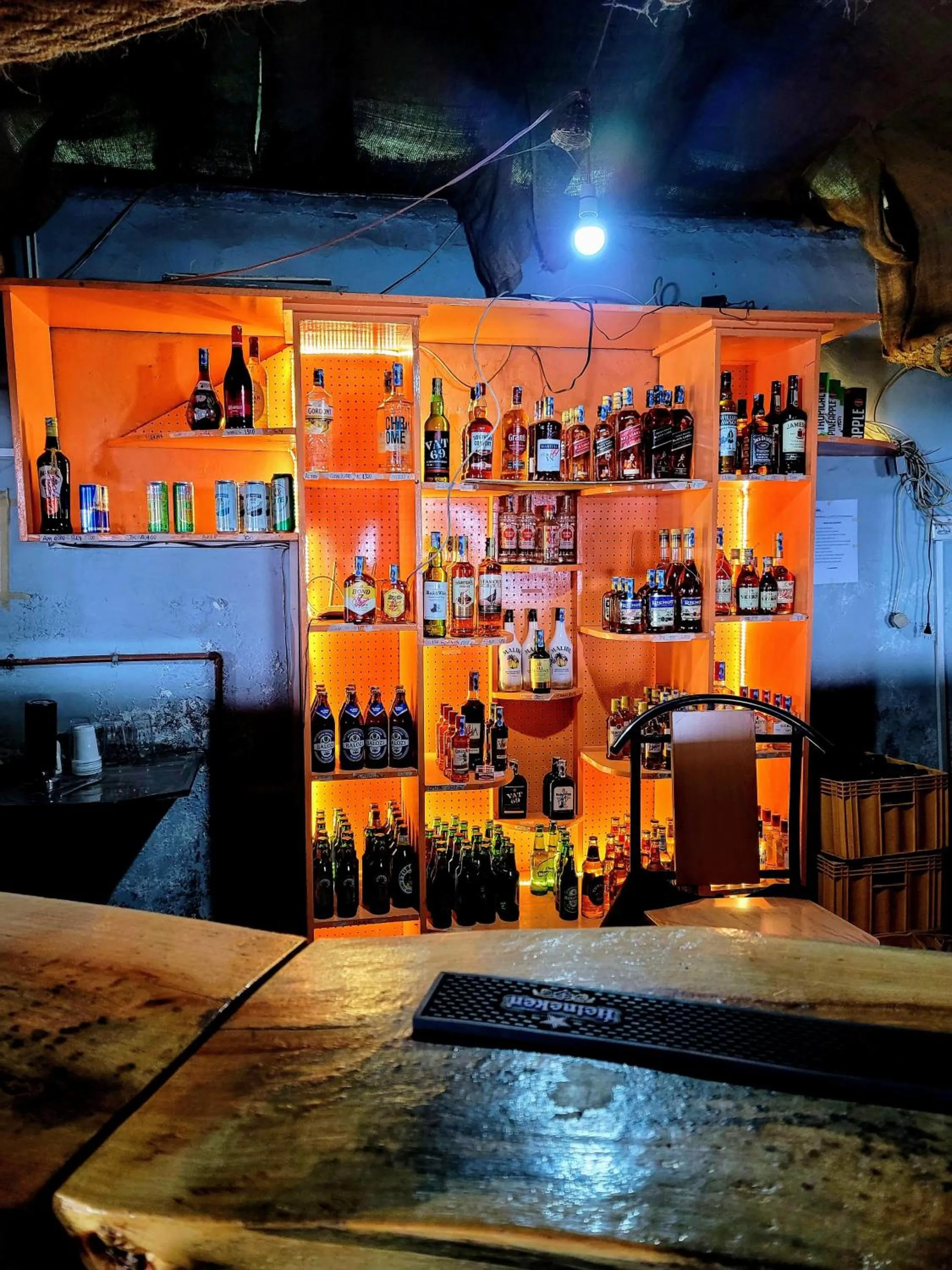 Restaurant/places to eat in Apex Resort