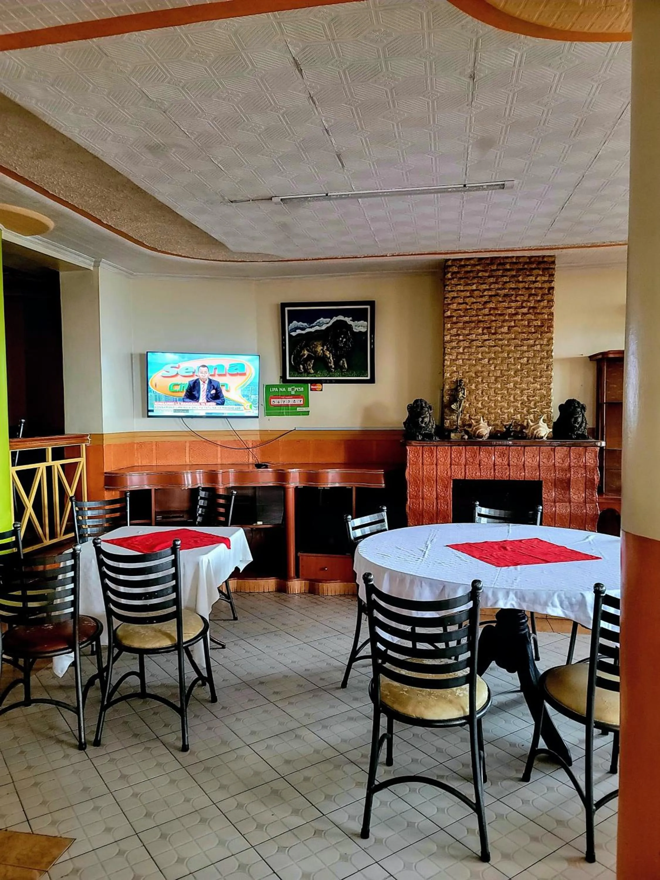 Restaurant/places to eat in Apex Resort