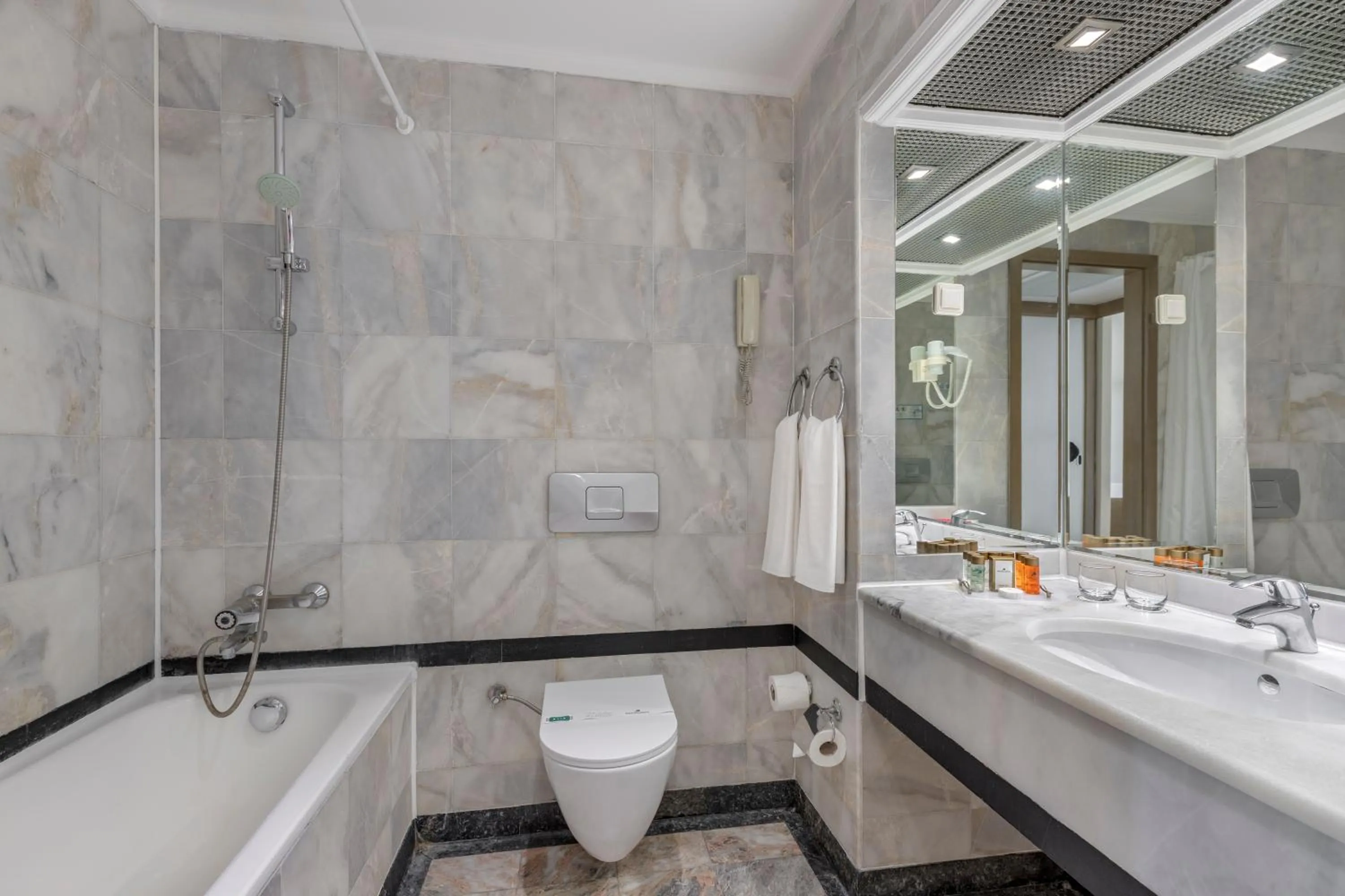 Bathroom in Green Max Hotel