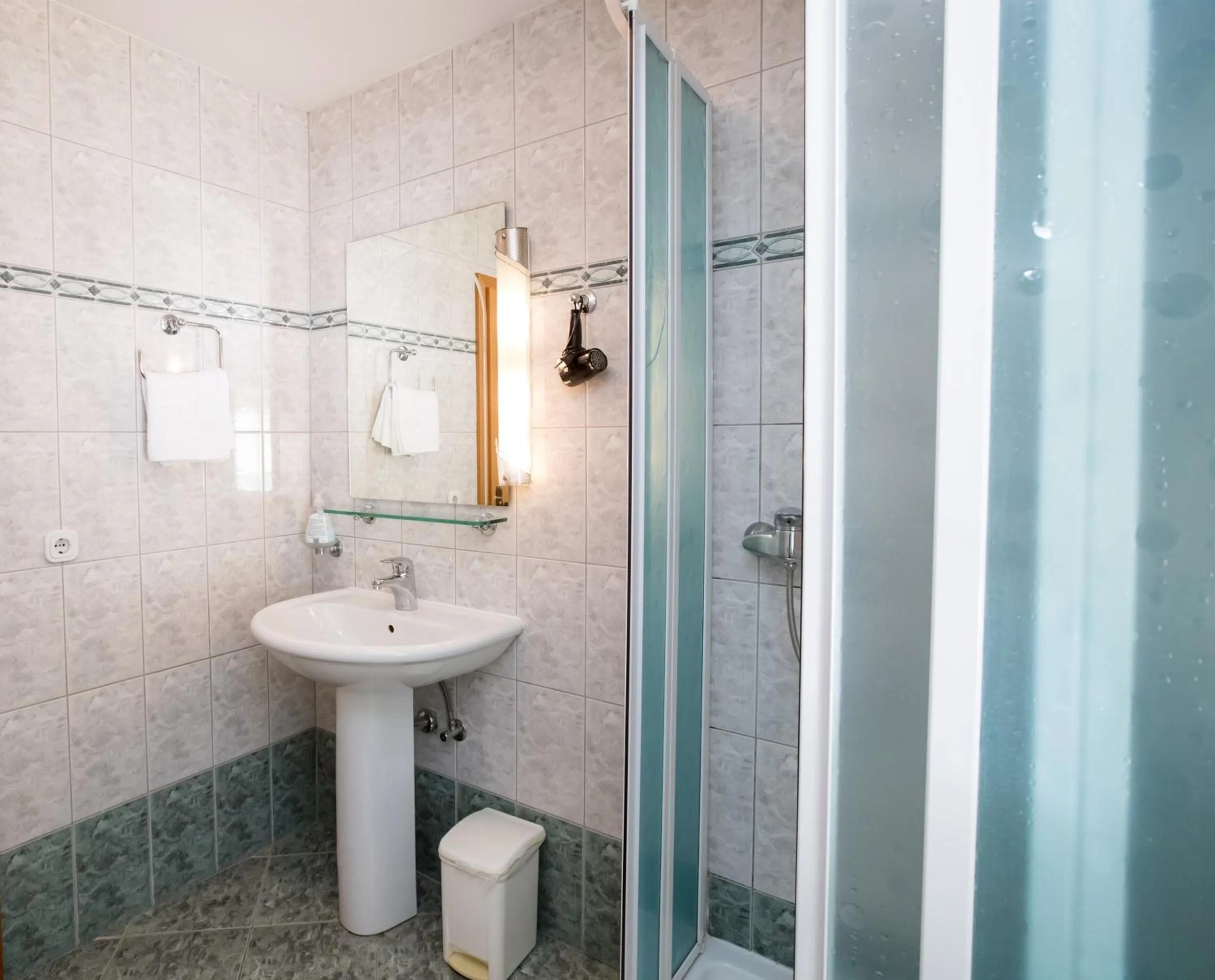 Shower in Apartmaji Katrnjek