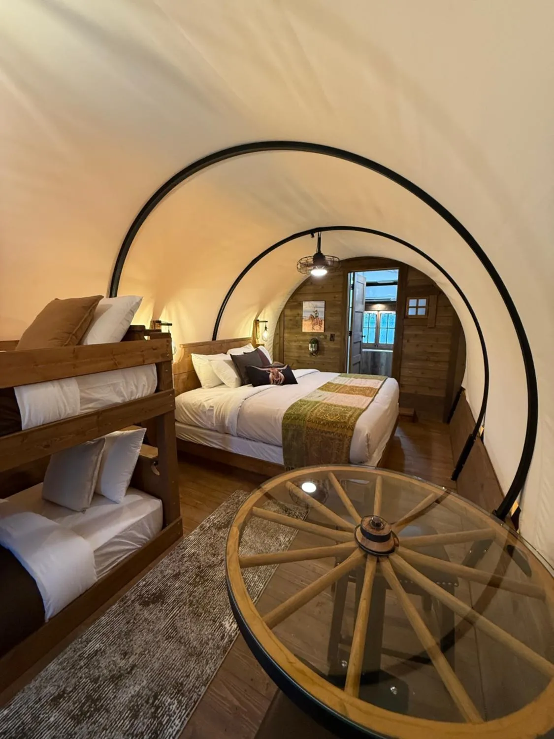 Tent in Hansen Inn & Cabins