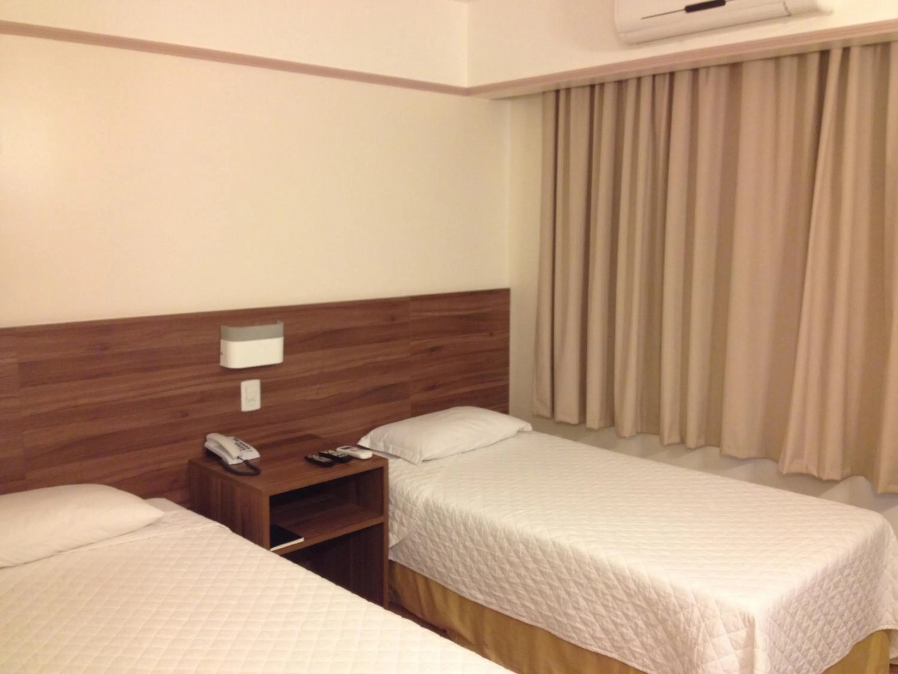 Photo of the whole room, Bed in Mogano Business Hotel- ELETROPOSTO