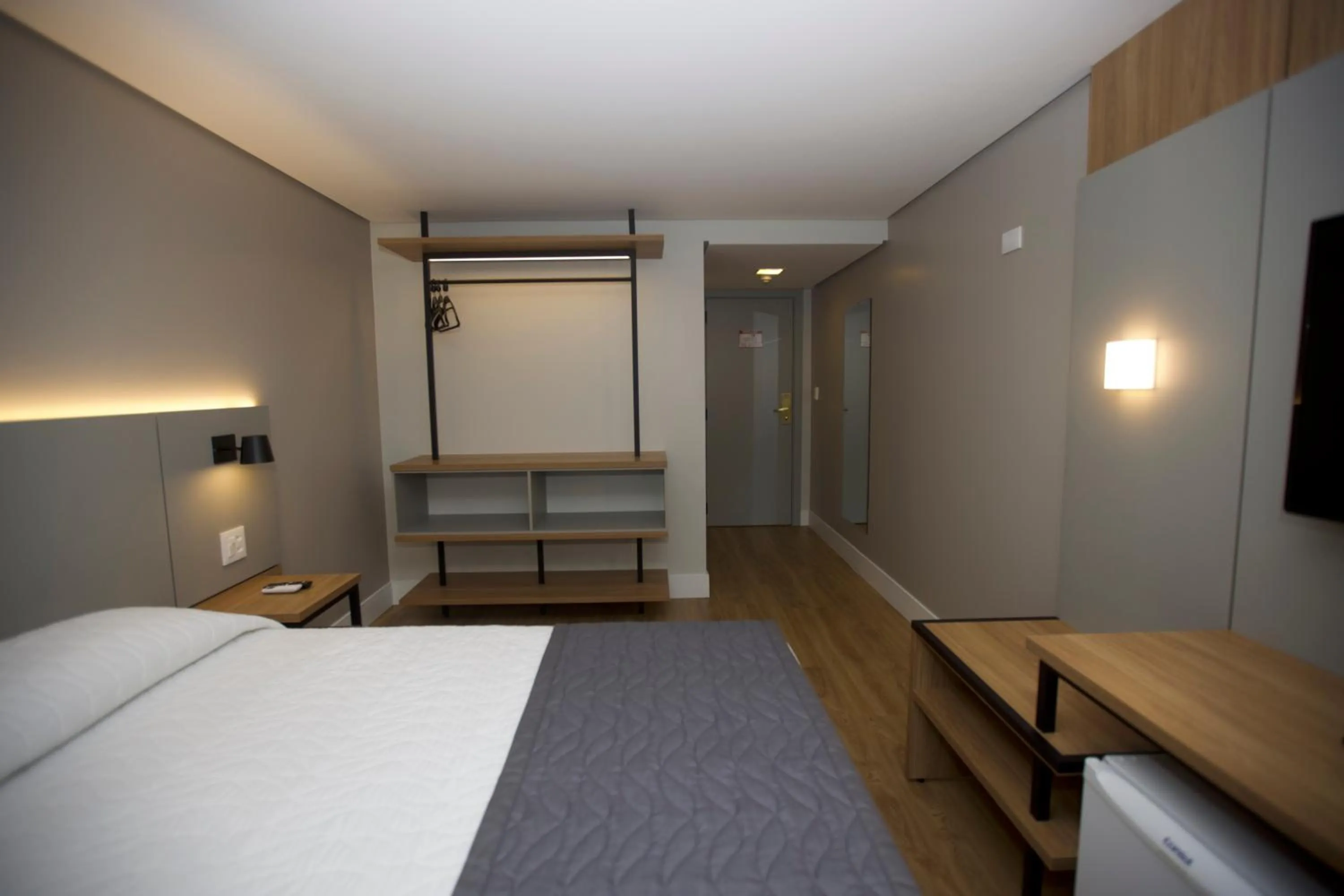 Photo of the whole room, Bed in Mogano Business Hotel- ELETROPOSTO