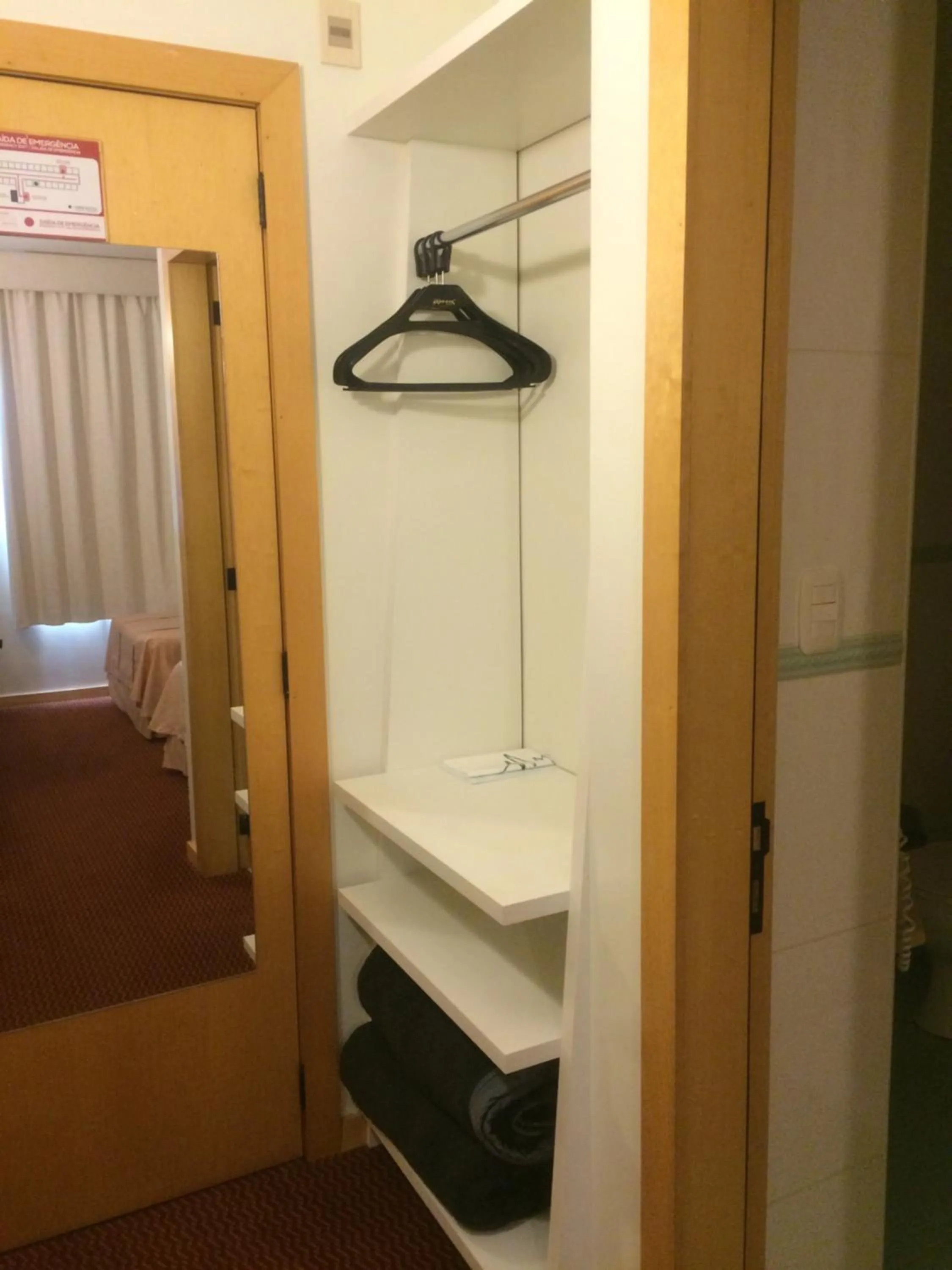 Bedroom in Mogano Business Hotel- ELETROPOSTO