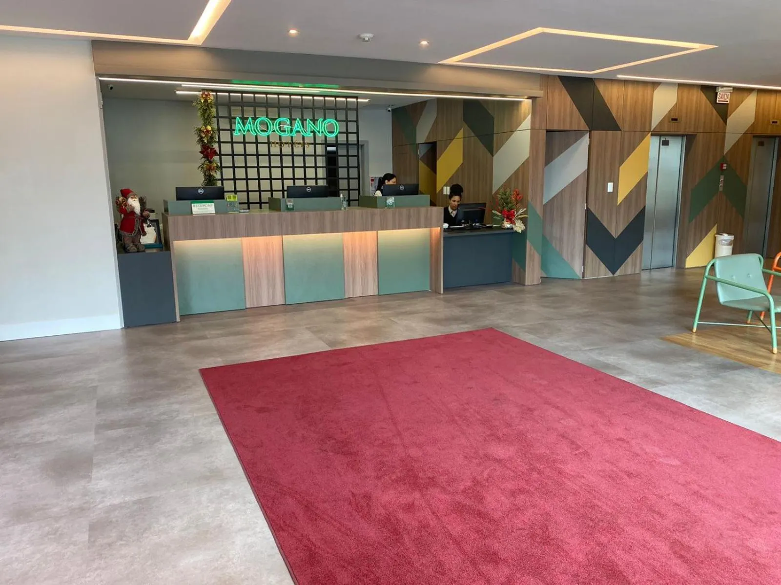 Lobby or reception in Mogano Business Hotel- ELETROPOSTO
