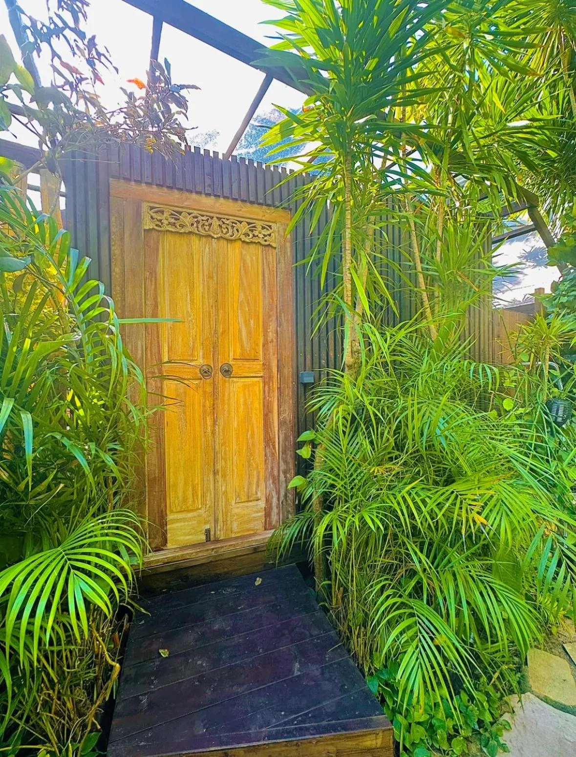 Garden view in Hôtel Fenua Mata'i'oa
