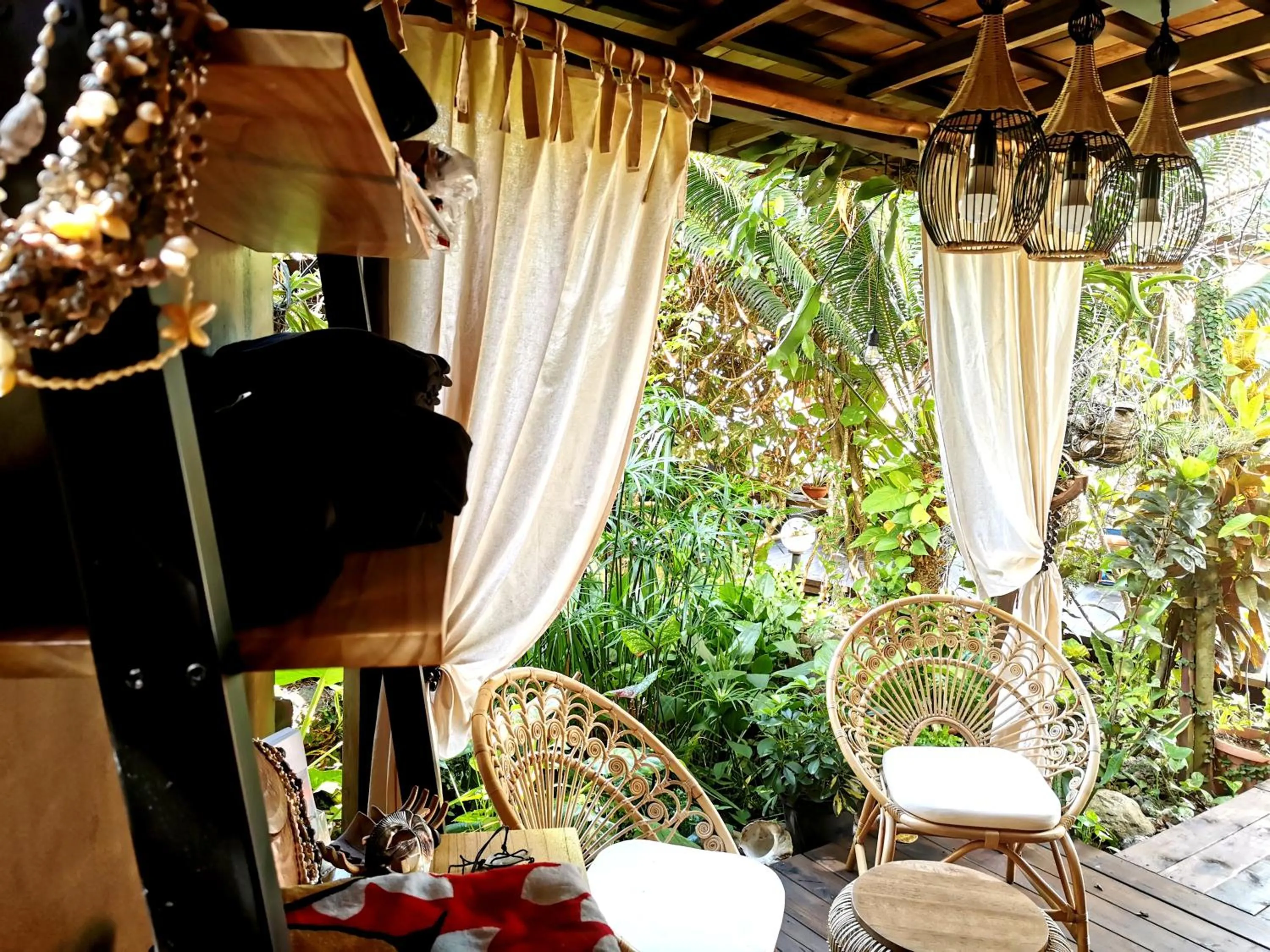 Lobby or reception in Hôtel Fenua Mata'i'oa