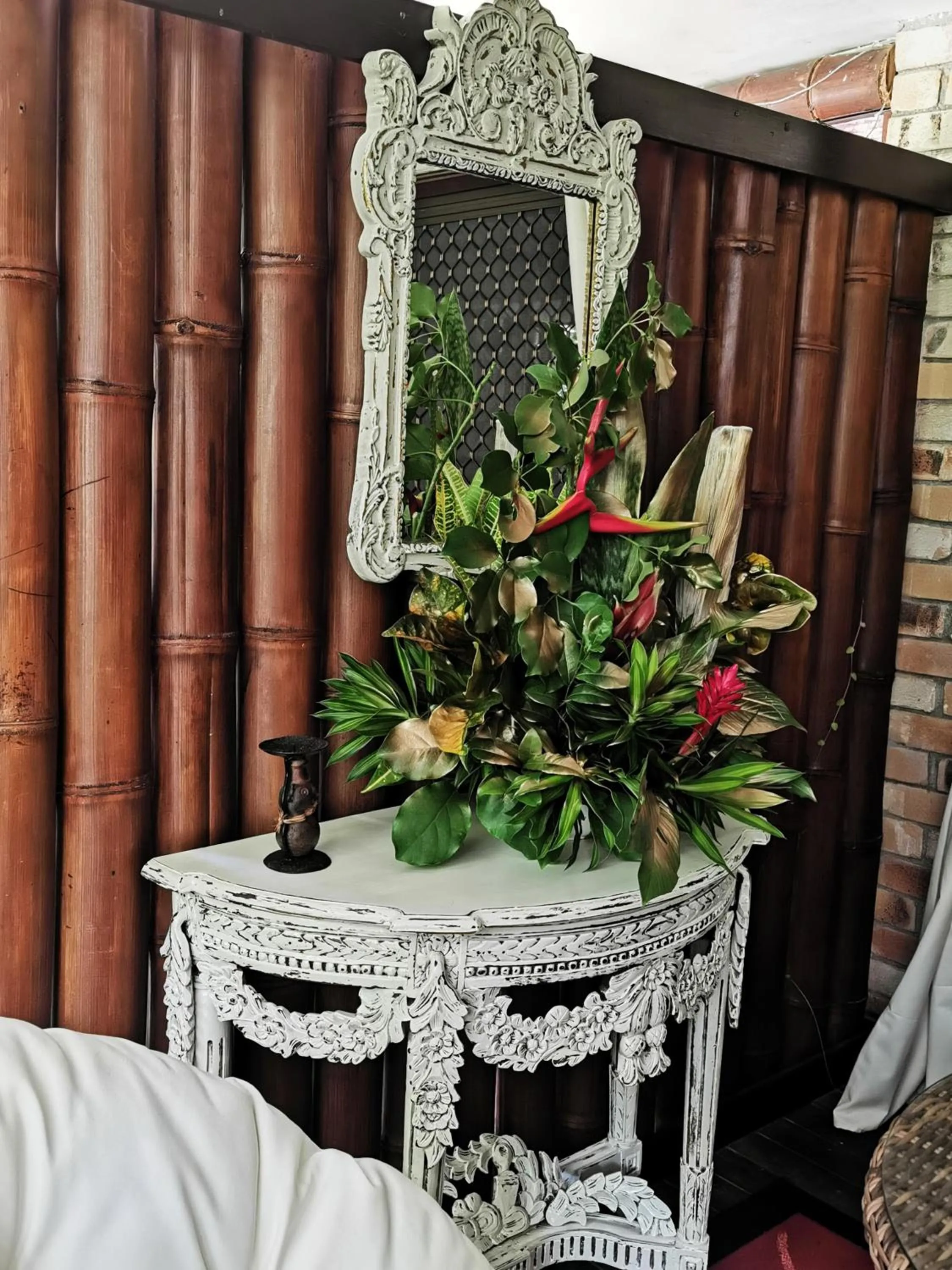 Decorative detail in Hôtel Fenua Mata'i'oa