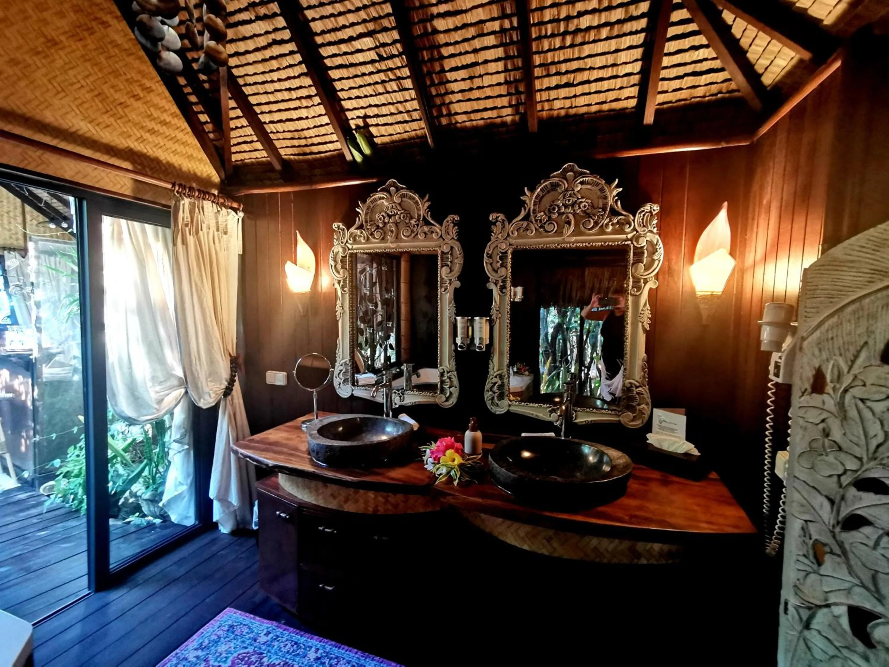 Bathroom in Hôtel Fenua Mata'i'oa