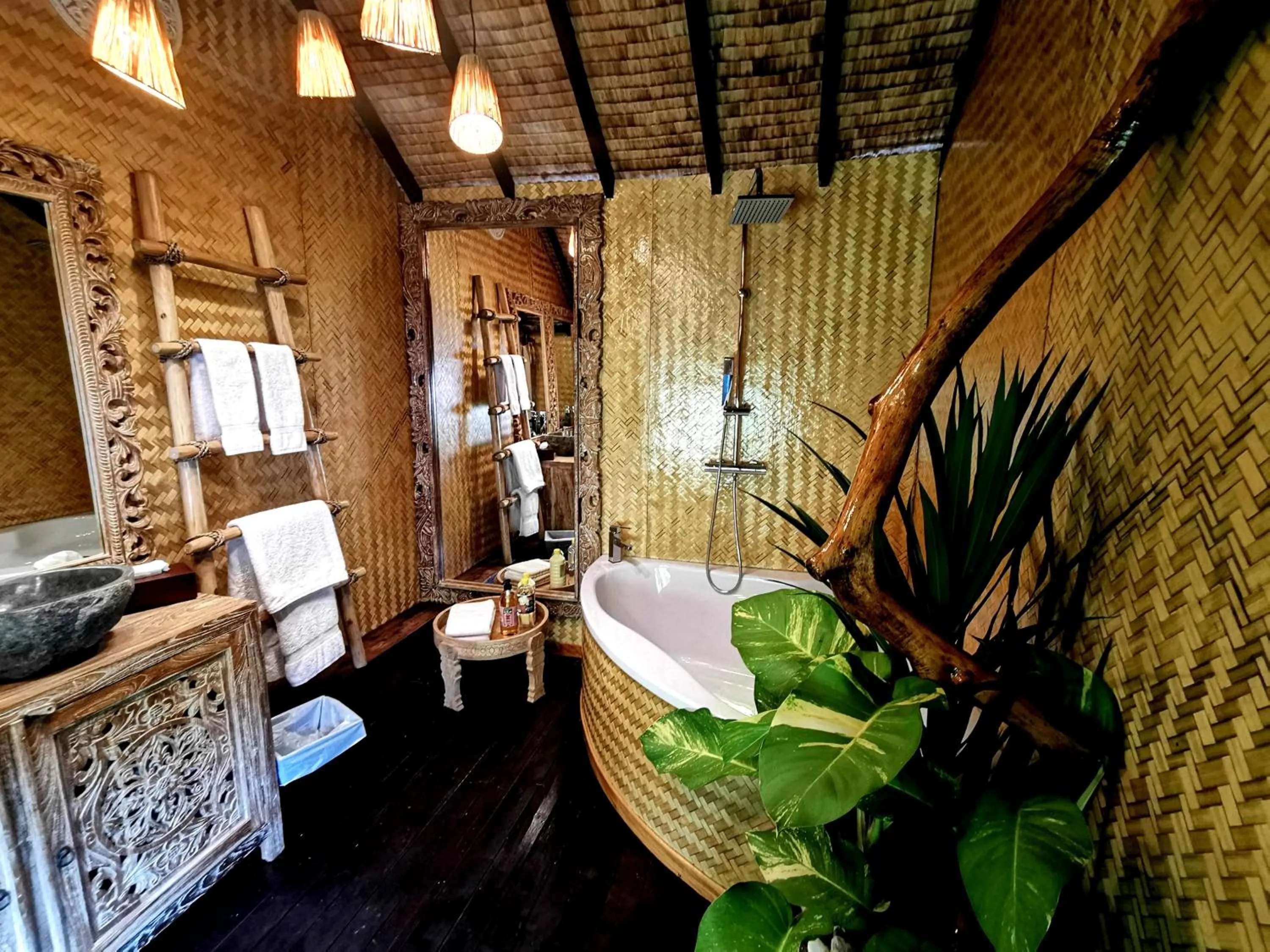 Spa and wellness centre/facilities in Hôtel Fenua Mata'i'oa