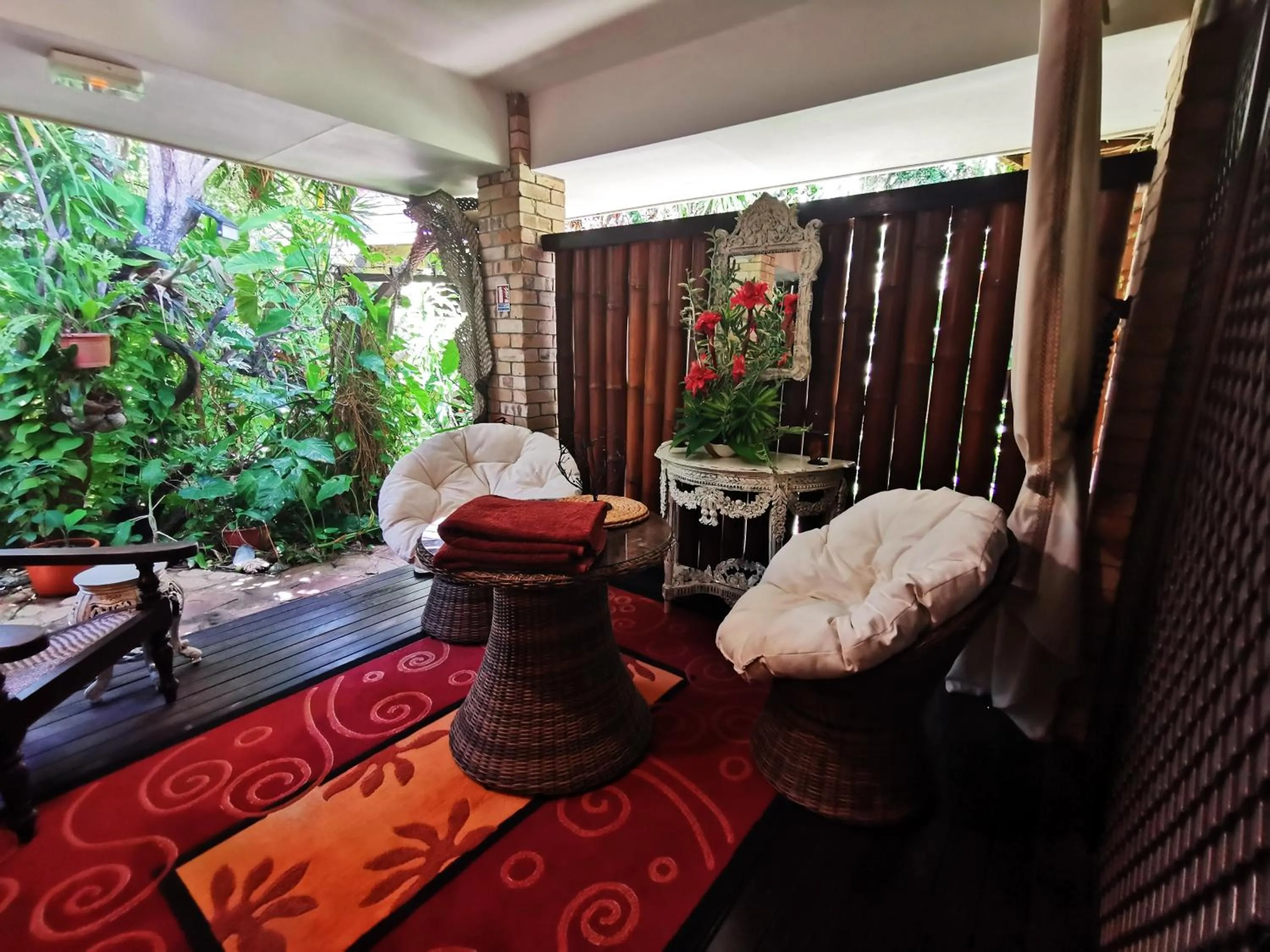 Patio in Hôtel Fenua Mata'i'oa