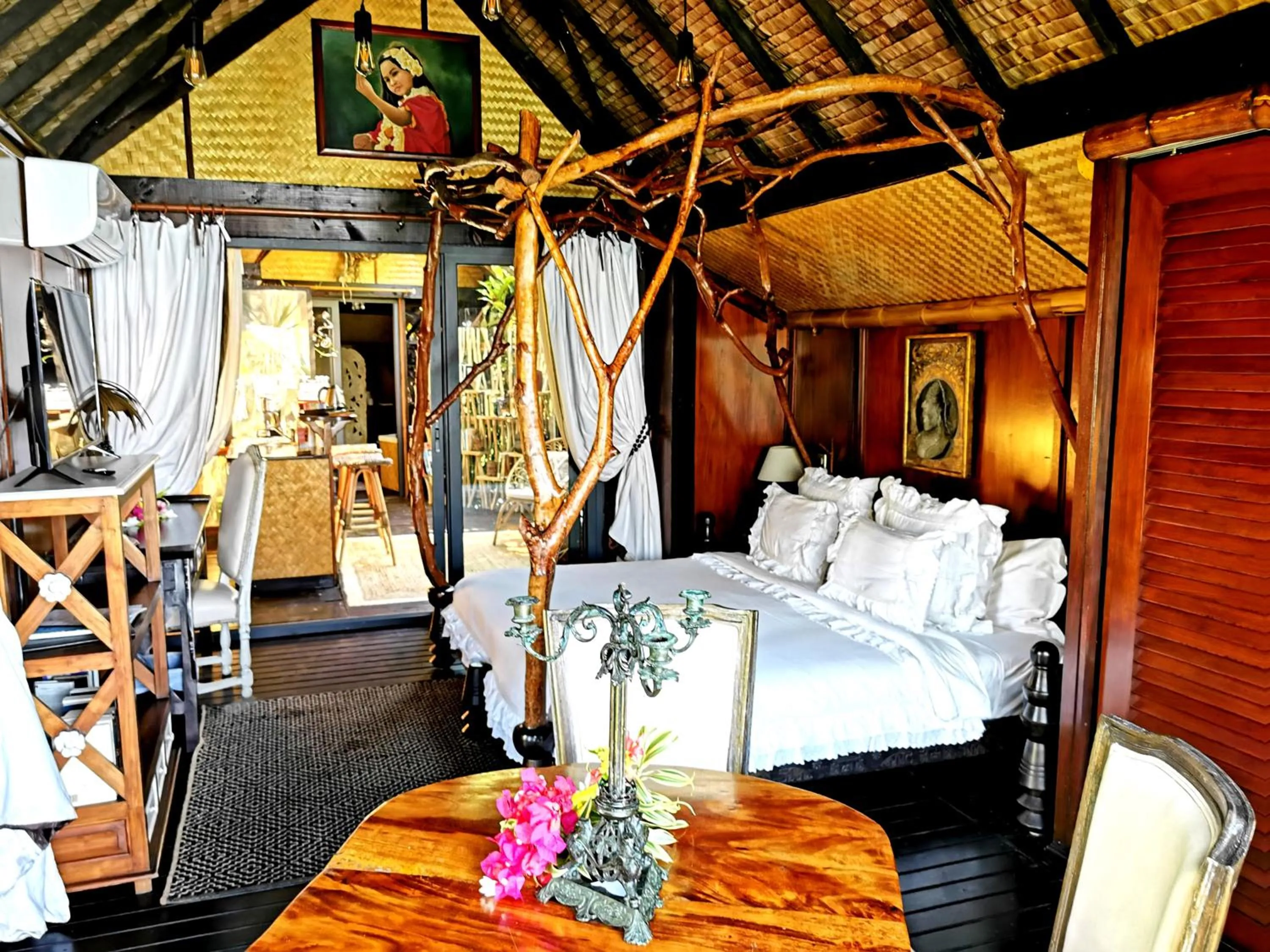 Bedroom, Bed in Hôtel Fenua Mata'i'oa