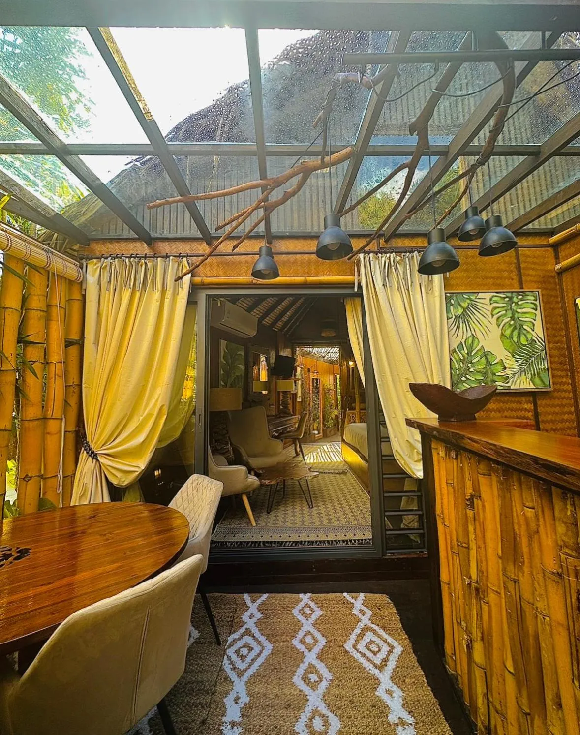 Seating area in Hôtel Fenua Mata'i'oa