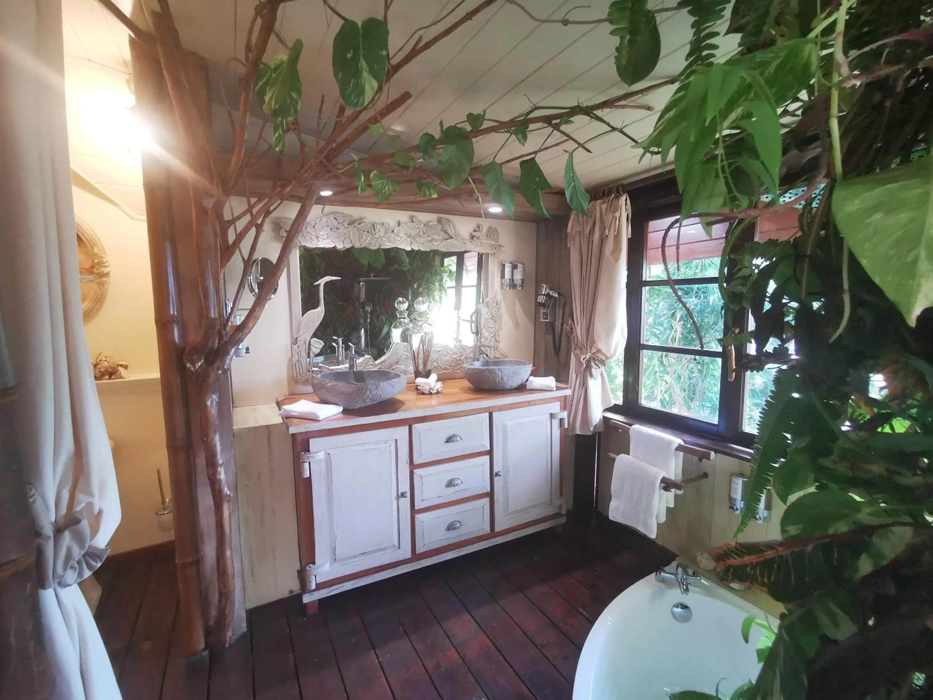 Bathroom in Hôtel Fenua Mata'i'oa