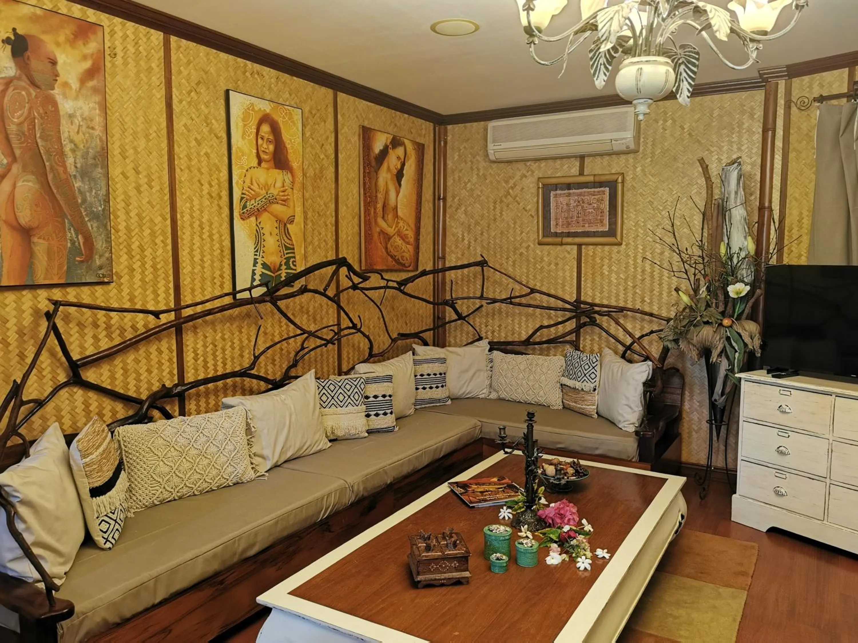 Seating area in Hôtel Fenua Mata'i'oa