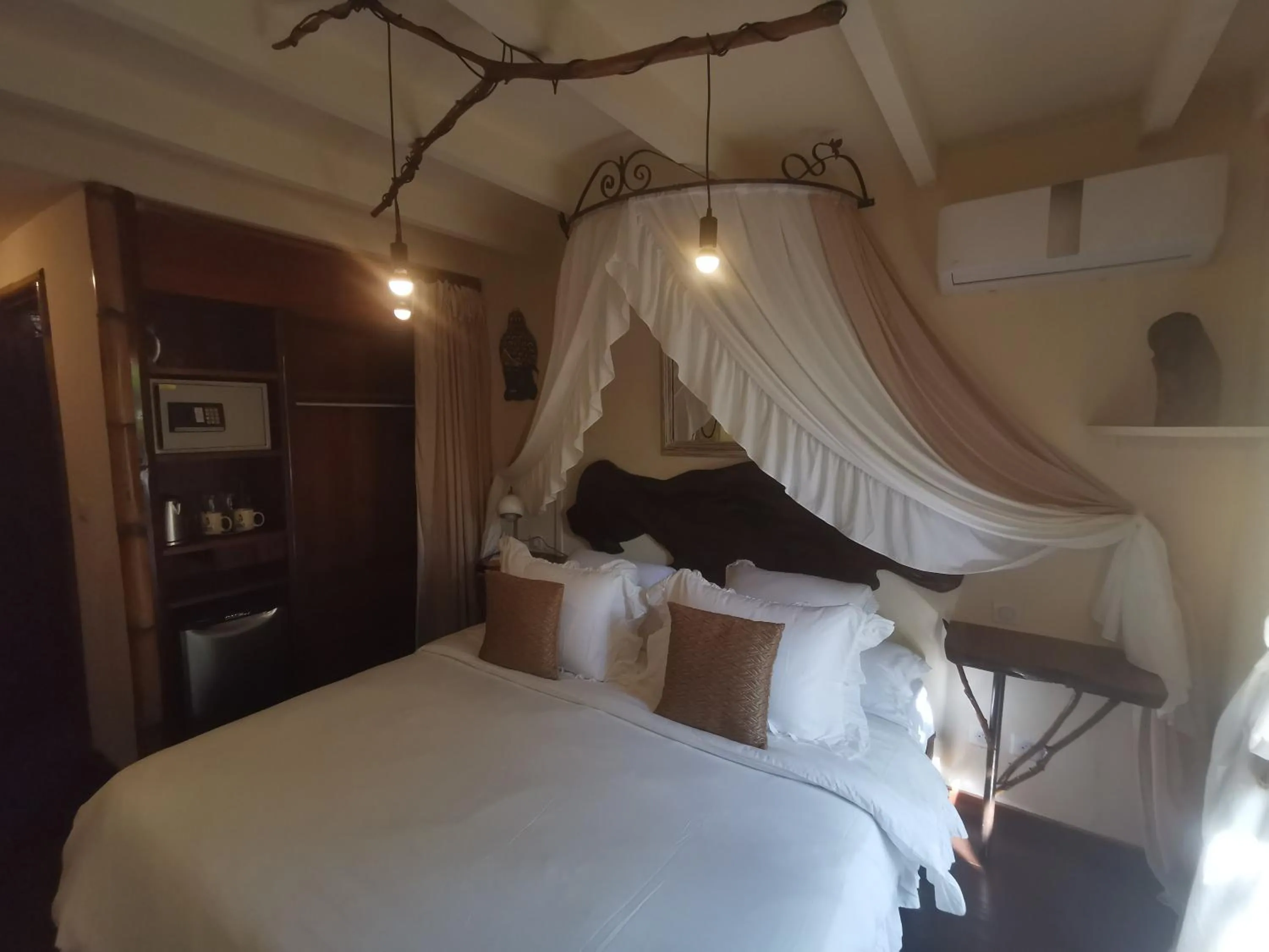 Bed in Hôtel Fenua Mata'i'oa