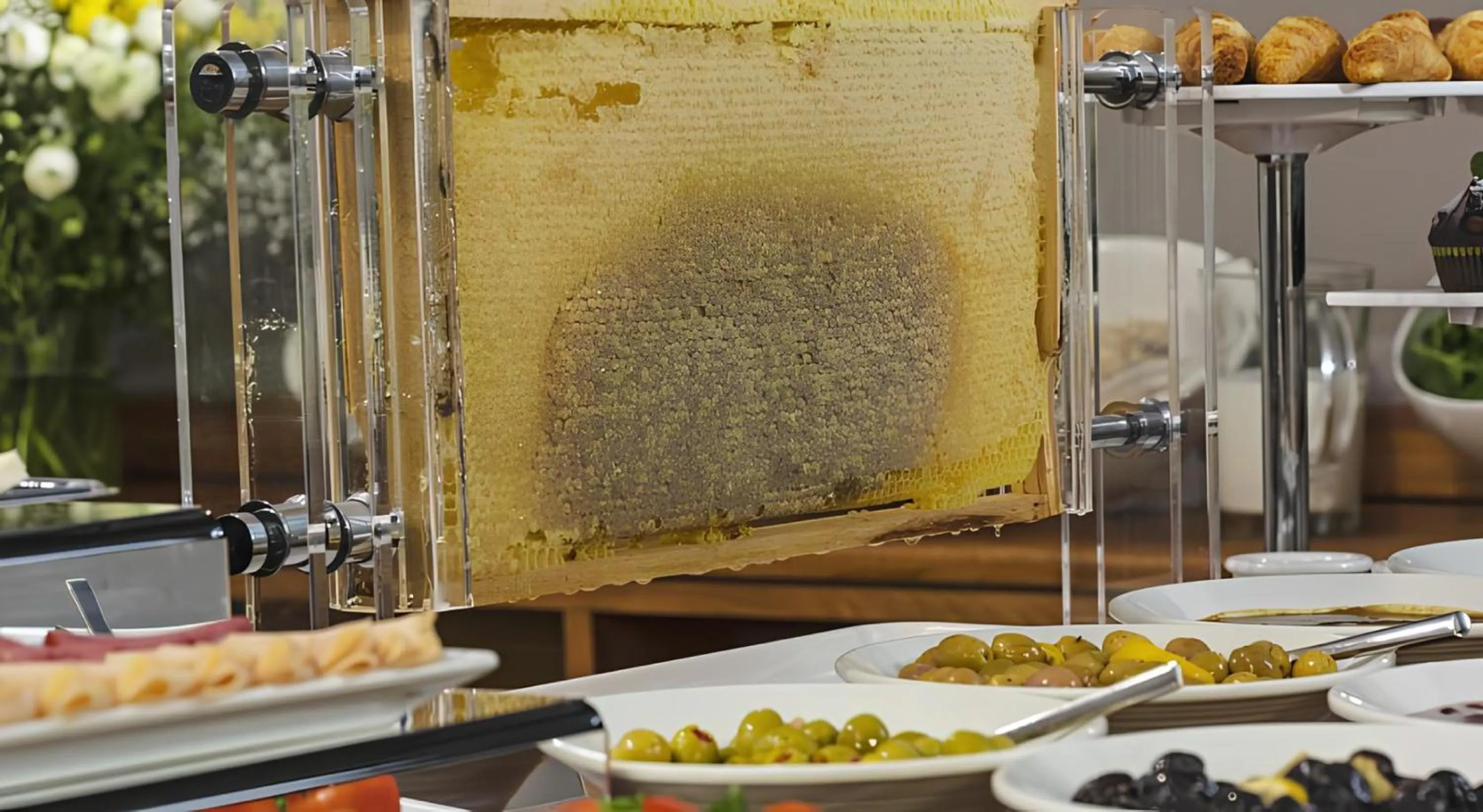 Breakfast in Meroddi Bağdatlıyan - 1892 Heritage Rooms by Galata Tower